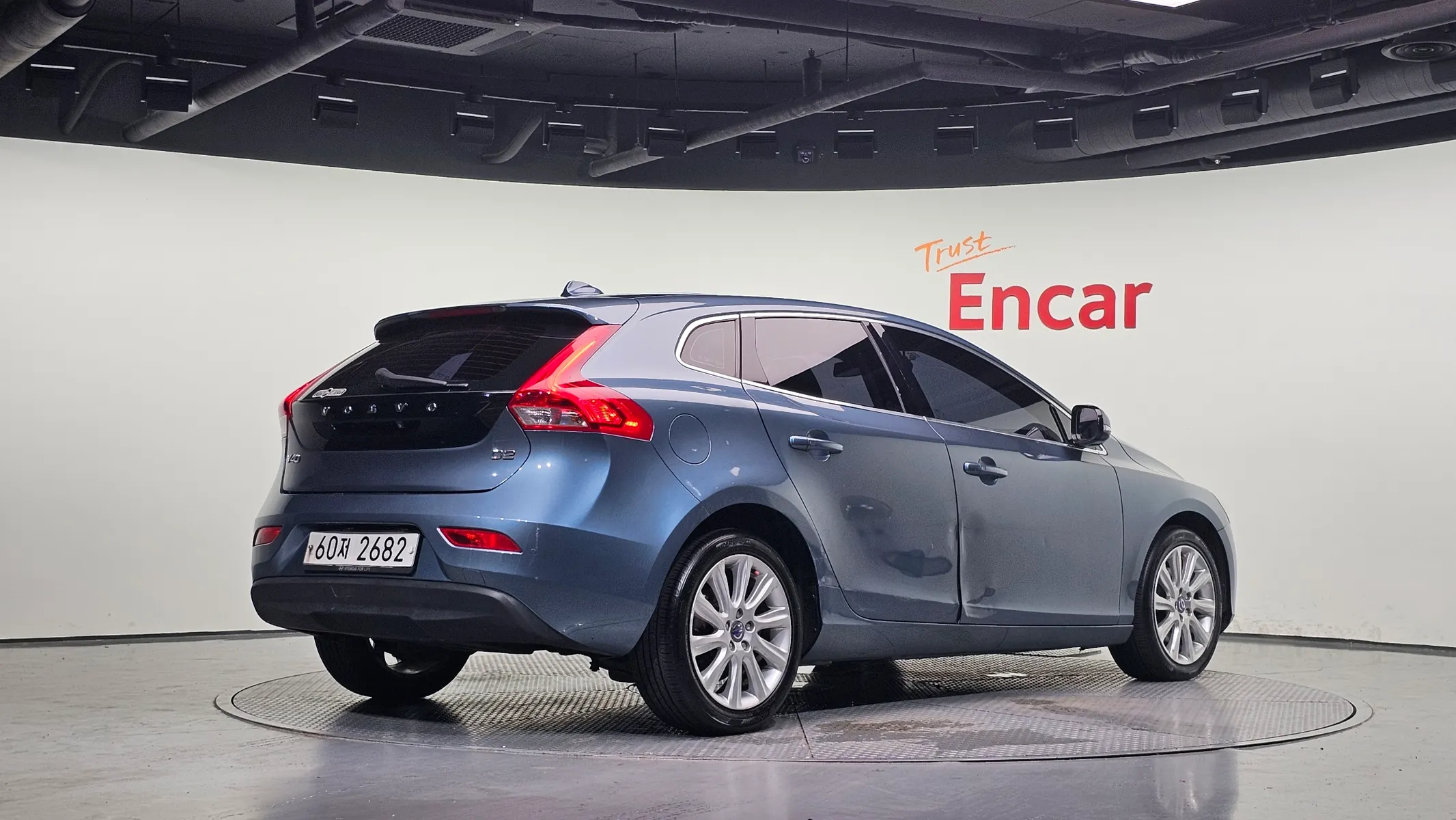 Volvo V40 D2 2014 2/31