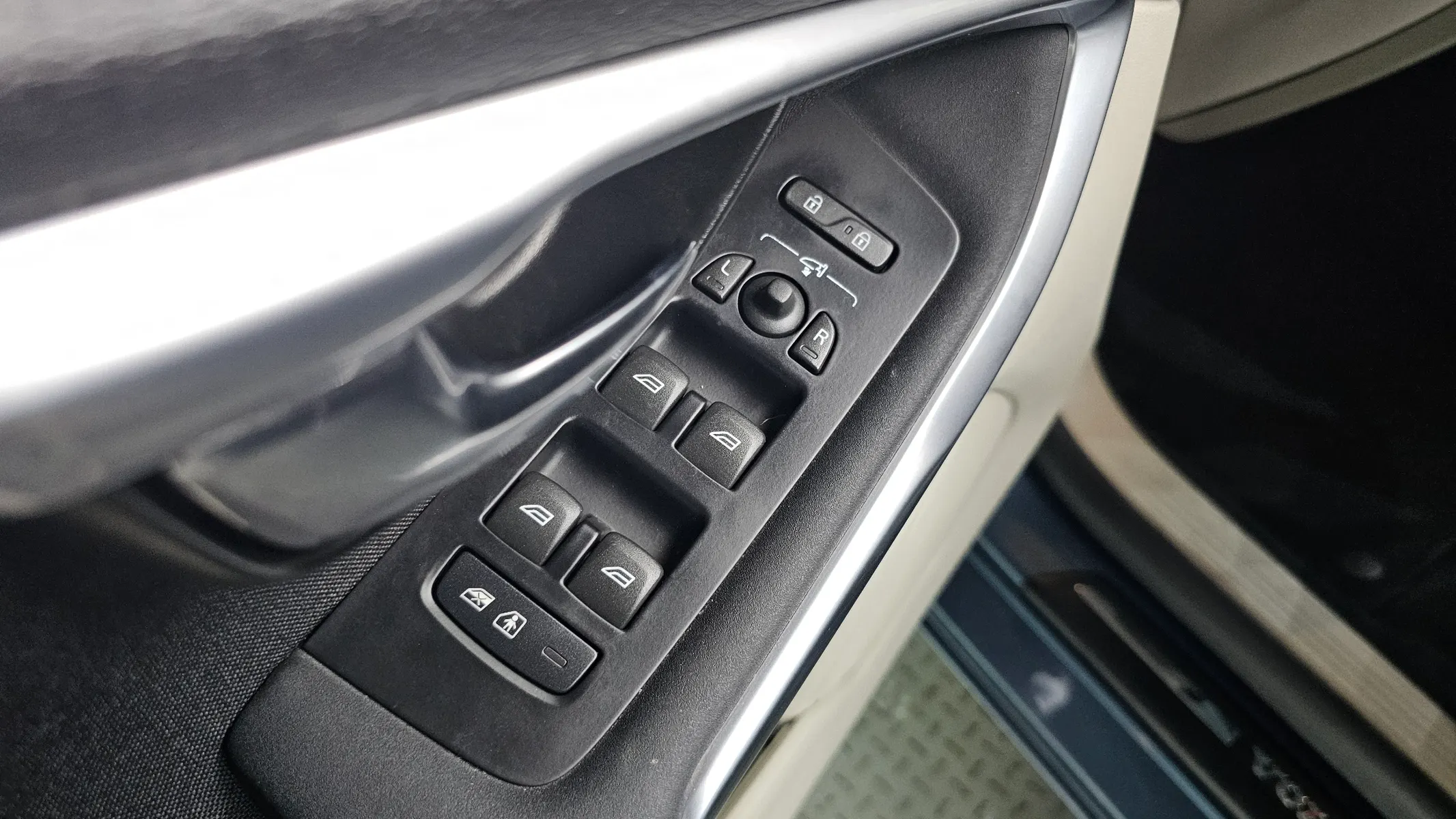 Volvo V40 D2 2014 30/31
