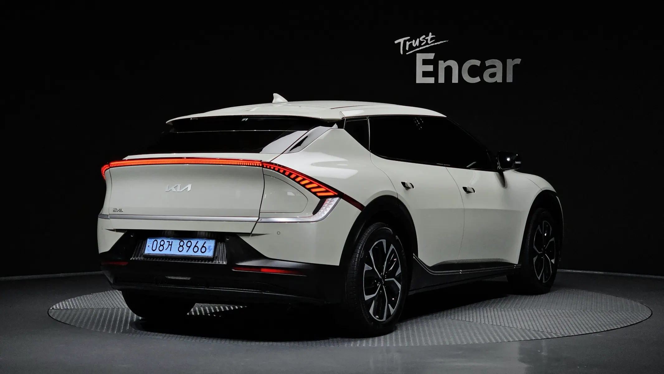 Kia EV6 2023 2/33