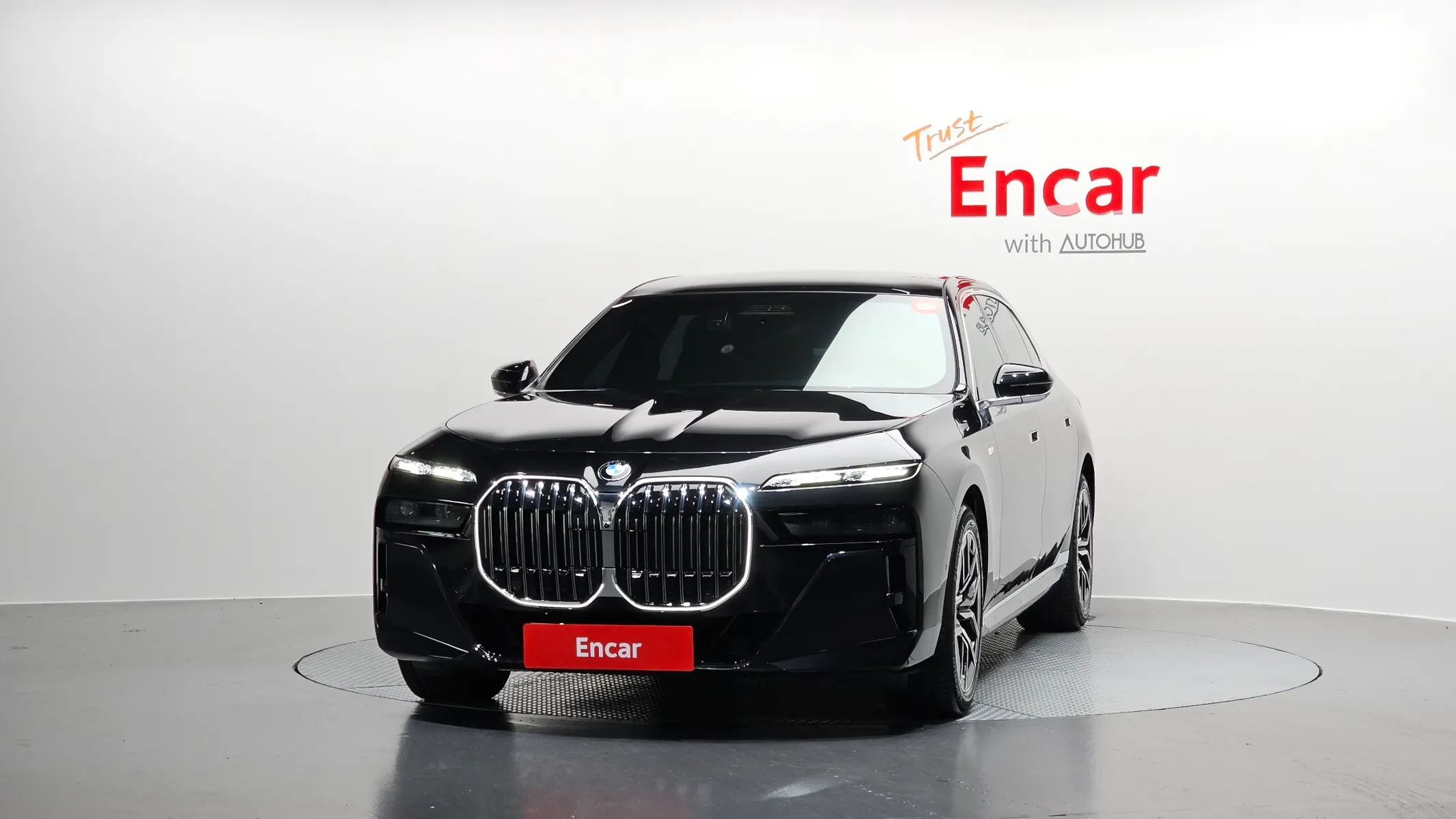 BMW 7 Series (G70) 740i sDrive M 2023 3/35