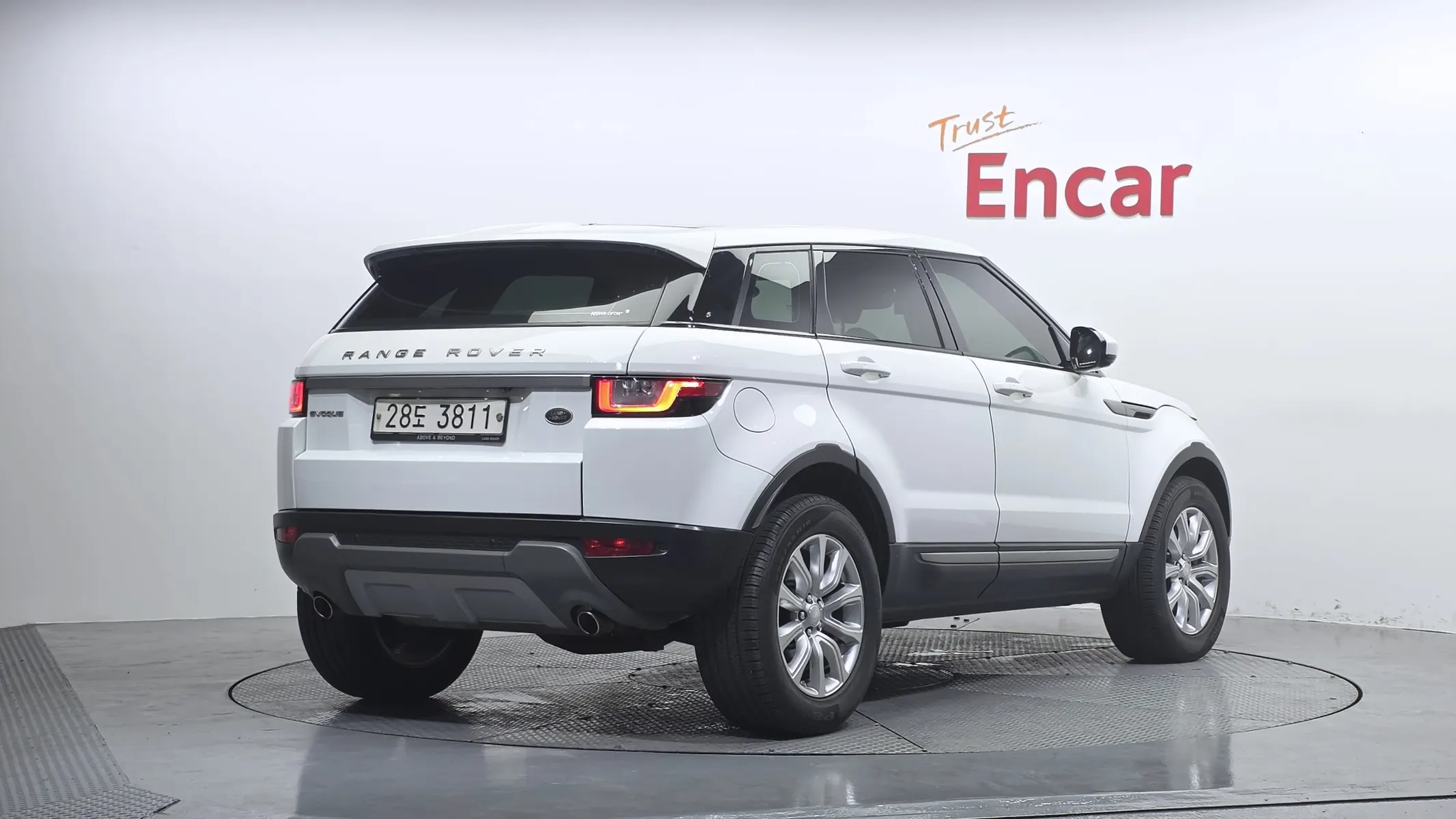 Land Rover 레인지로버 이보크 2.0 TD4 SE 2018 2/34