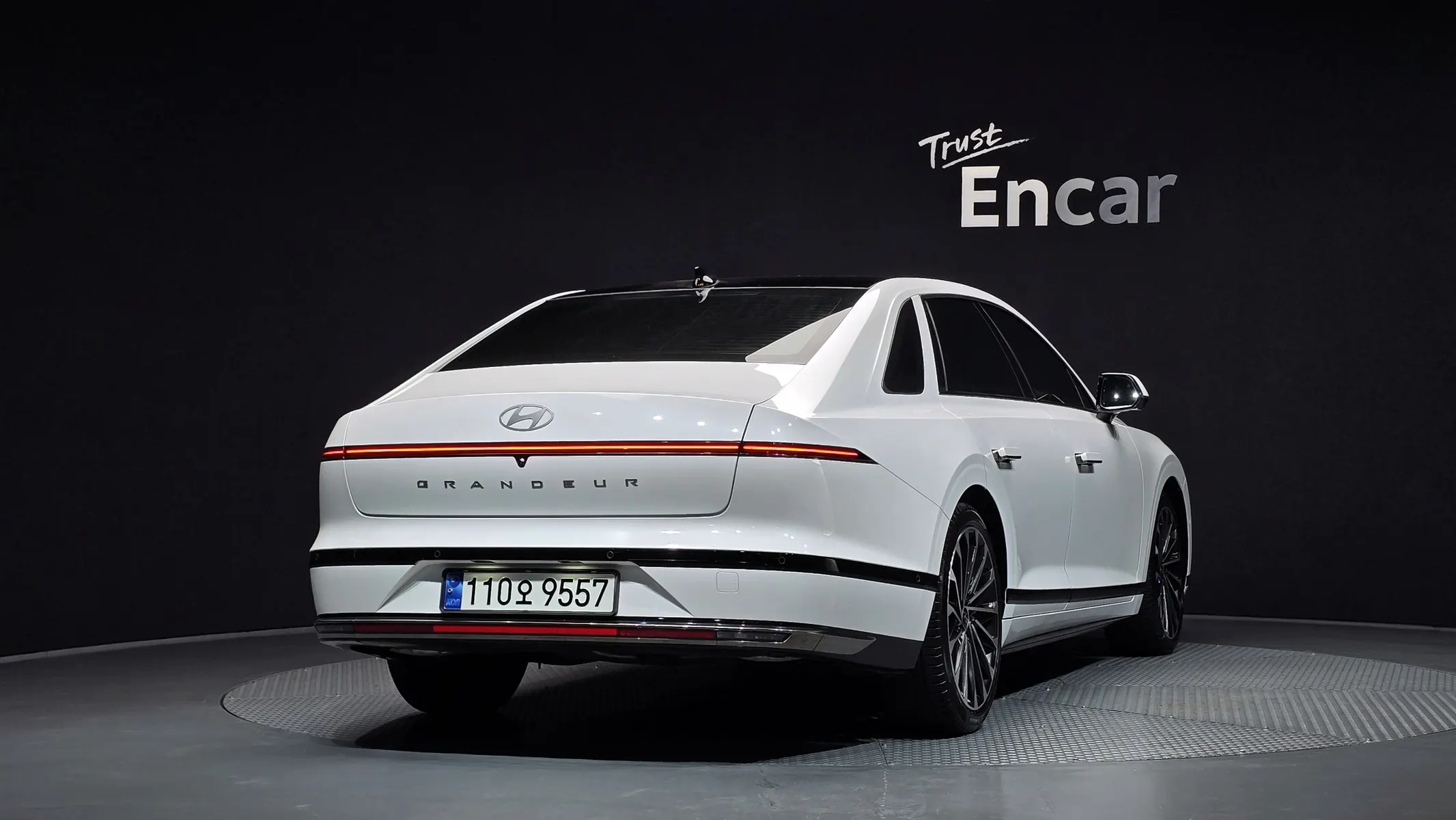 Hyundai (GN7) 2023 3/5