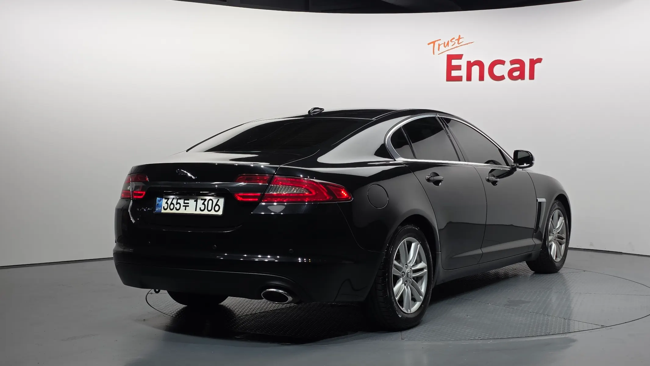 Jaguar New XF 2.2D 2012 2/21