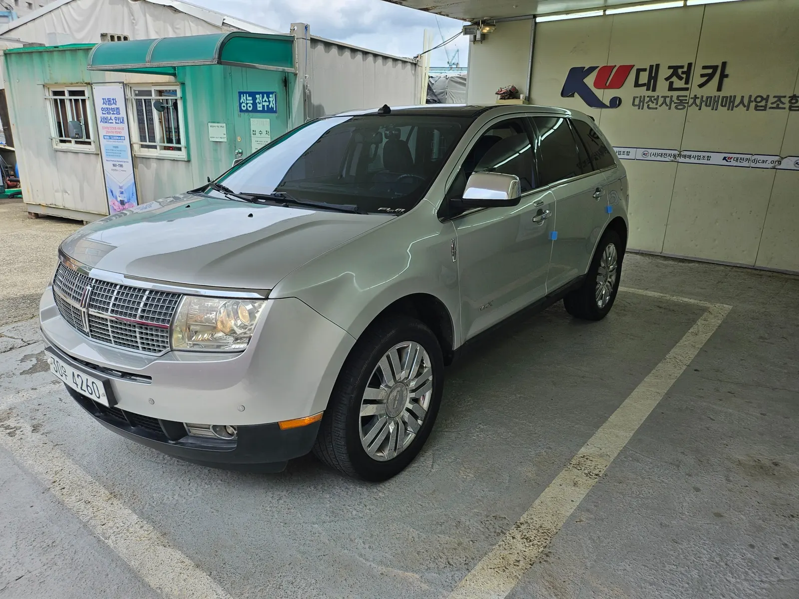 Lincoln MKX 3.5 AWD 2010 2/21