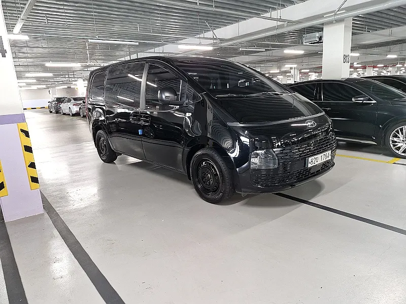 Hyundai Staria 5 2021 2/21