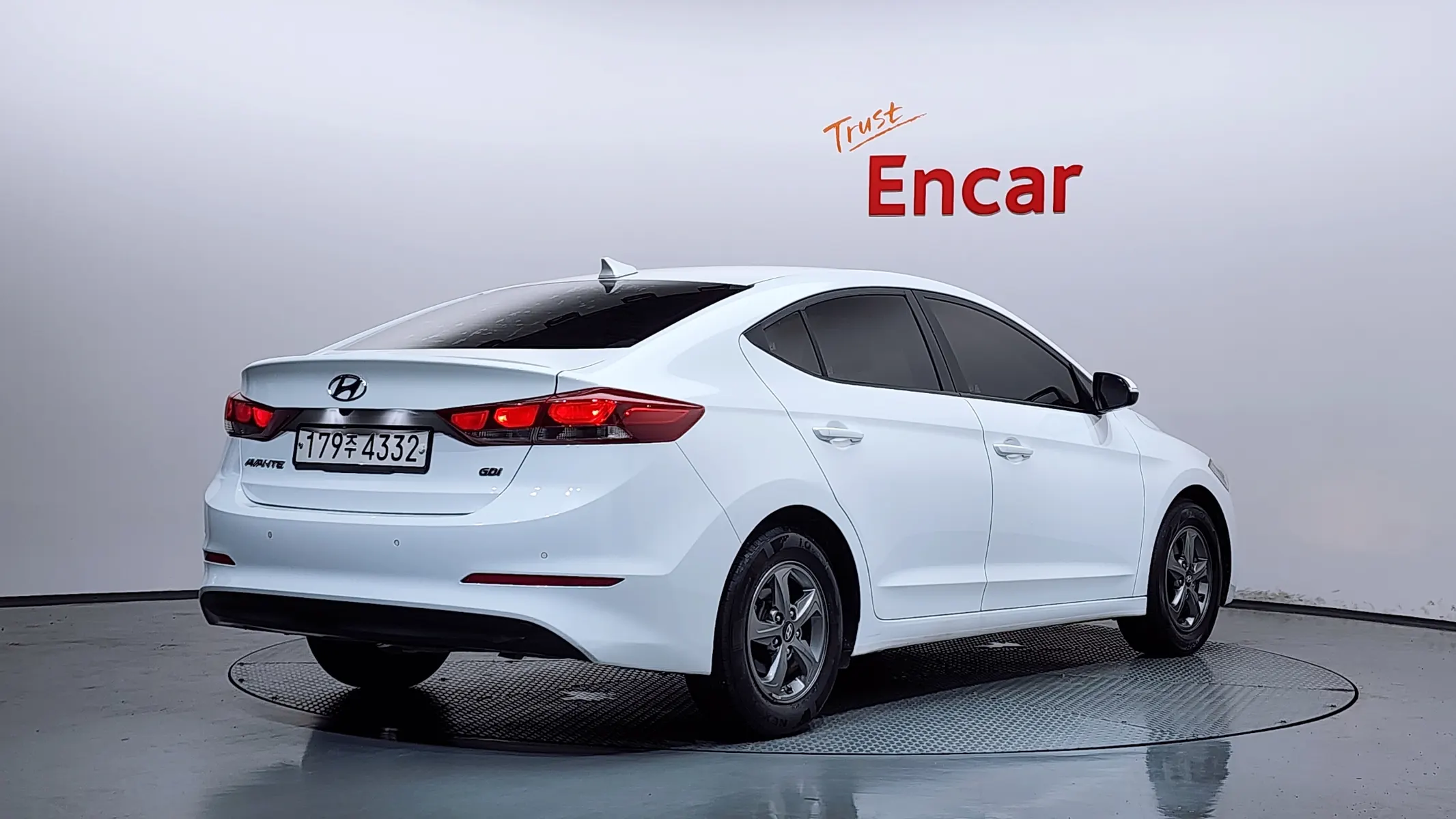Hyundai AD 1.6 GDI 2016 2/32
