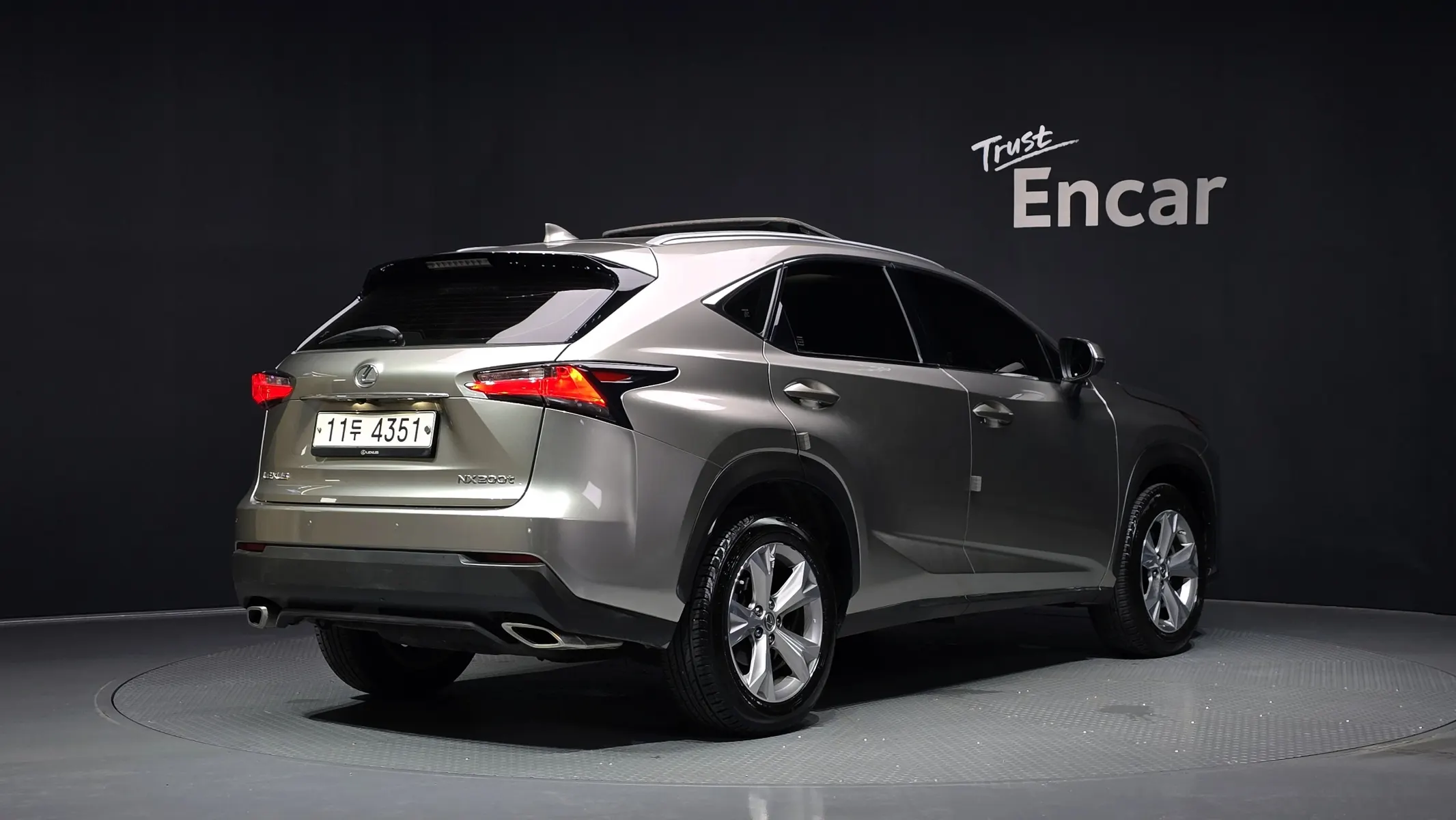 Lexus NX200t 2015 2/36