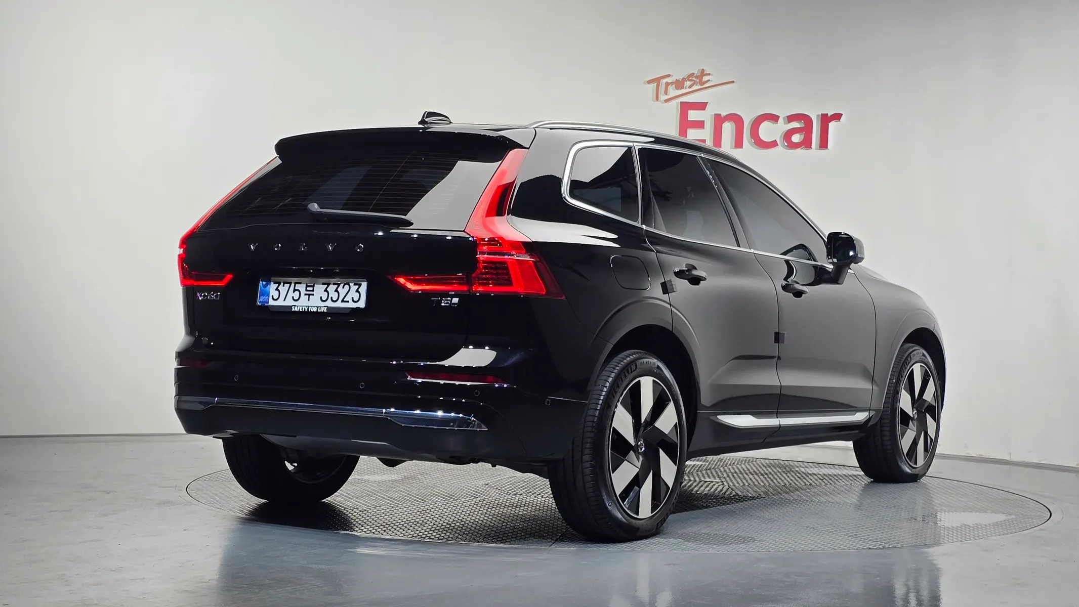 Volvo XC60 2 T8 2025 2/36