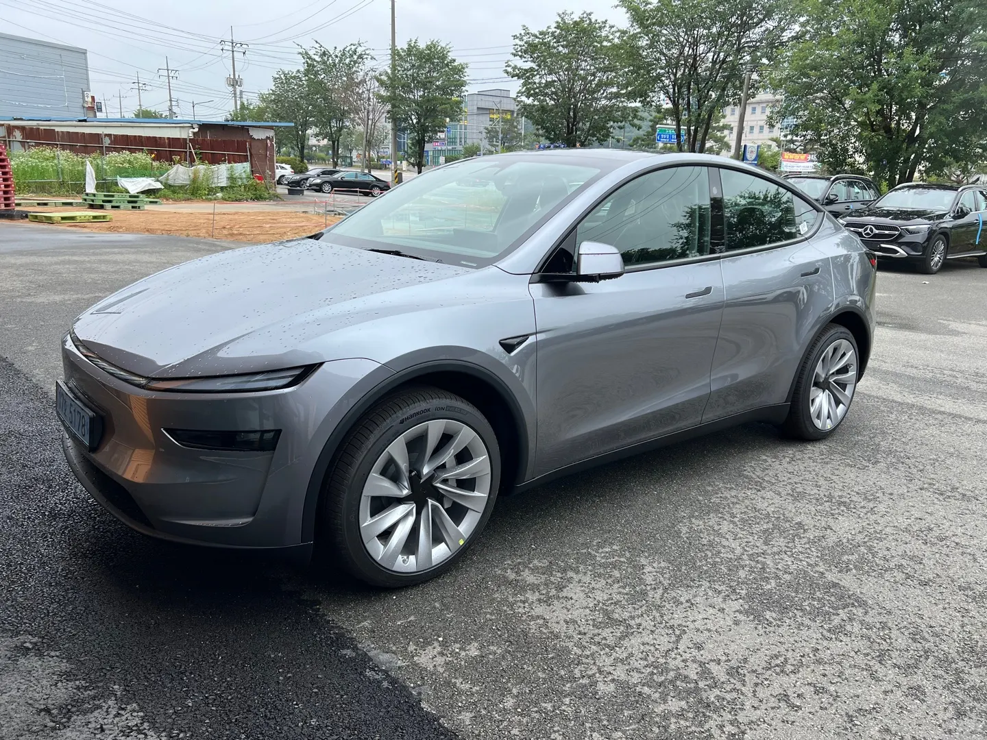 Tesla Y AWD 2025 2/12
