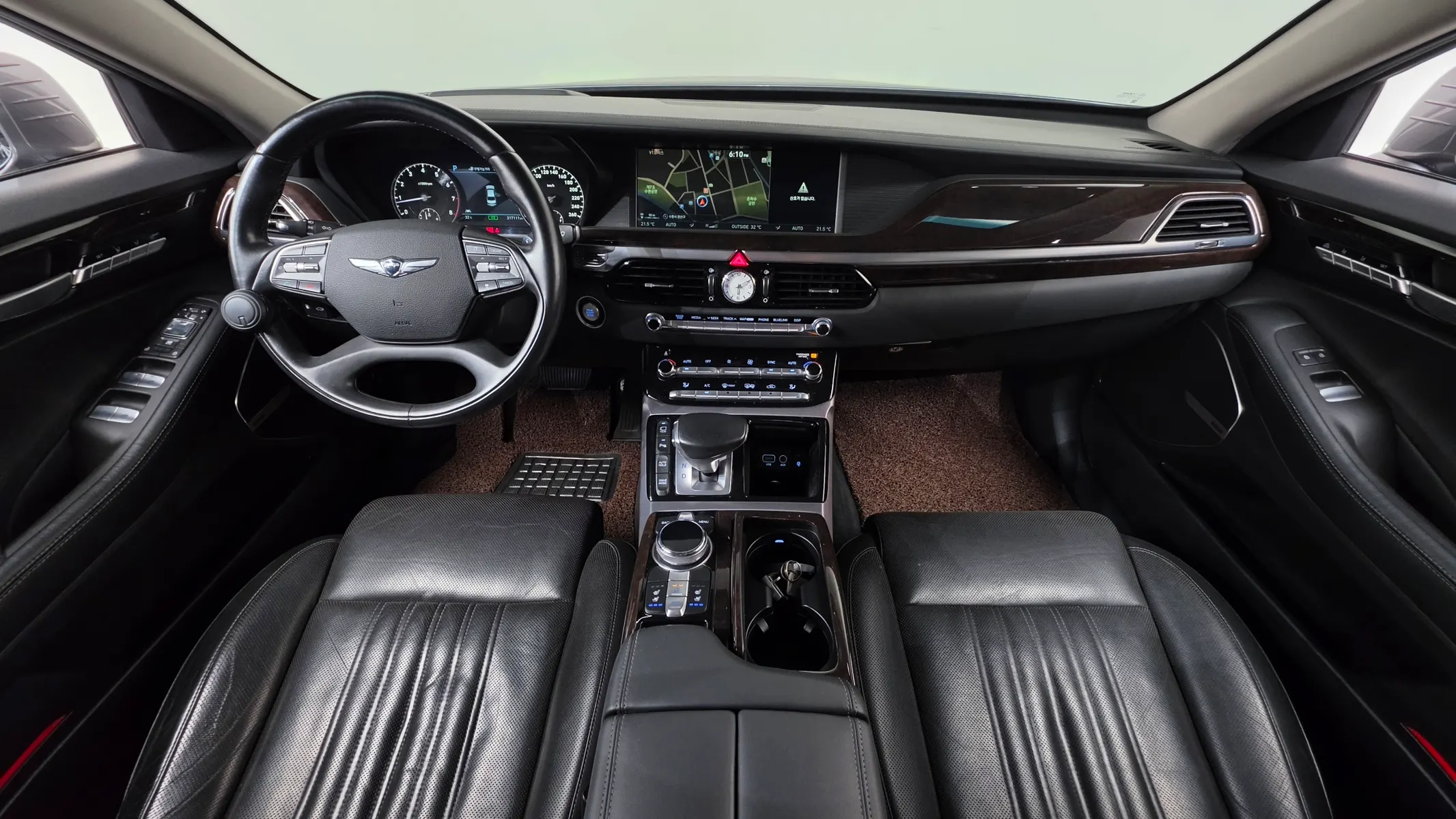 Genesis EQ900 3.8 GDI AWD 2016 4/5