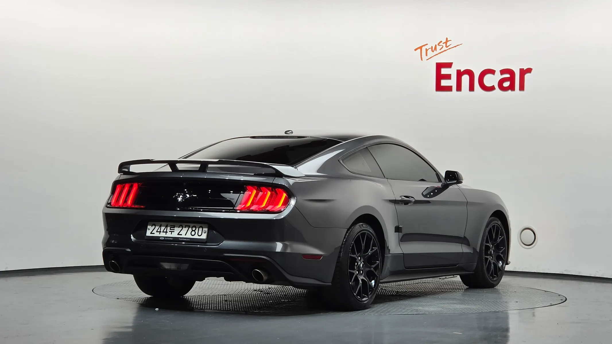 Ford 머스탱 2018 2/33