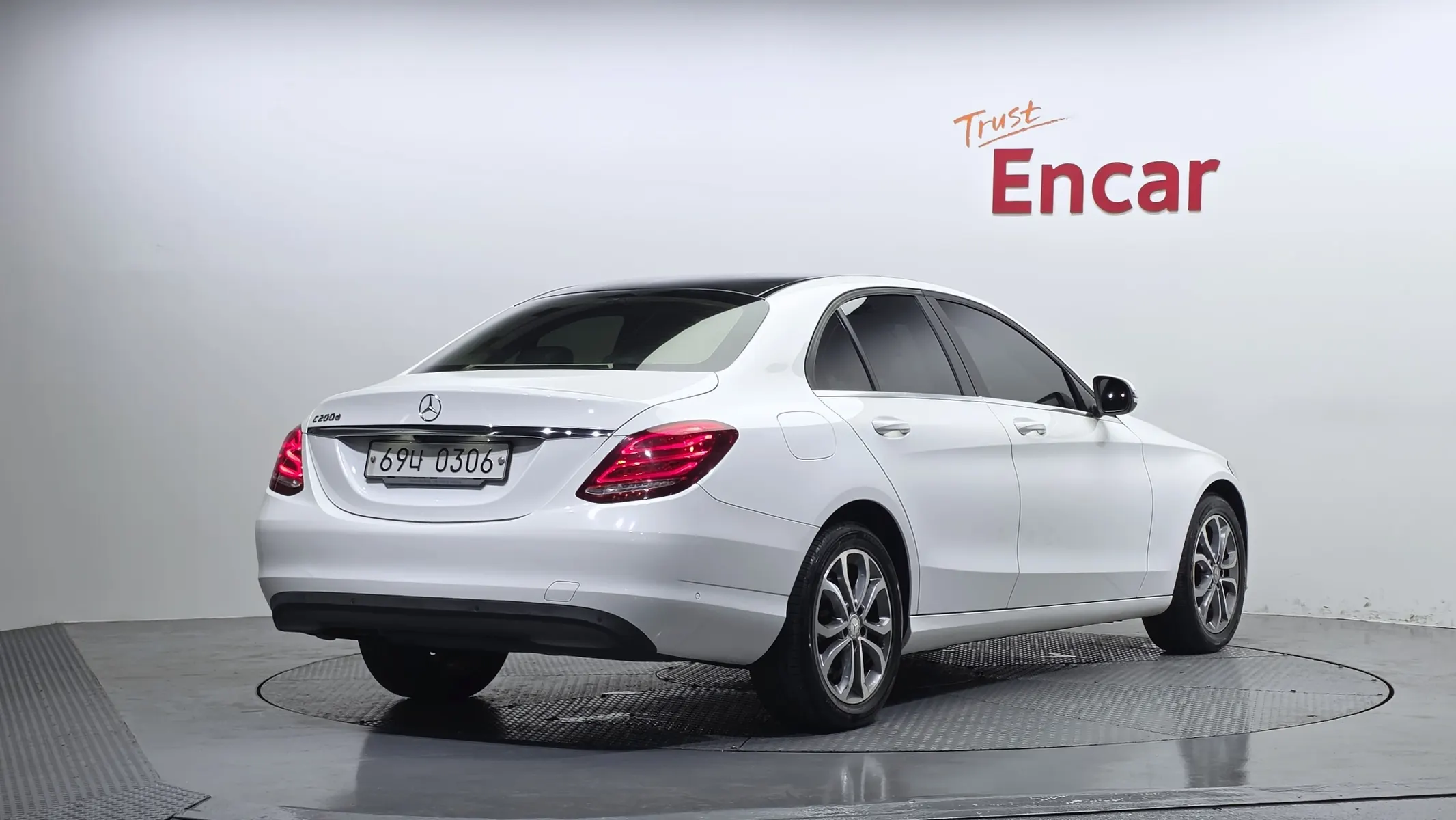 Mercedes-Benz C-Class W205 C200 d 2016 2/21