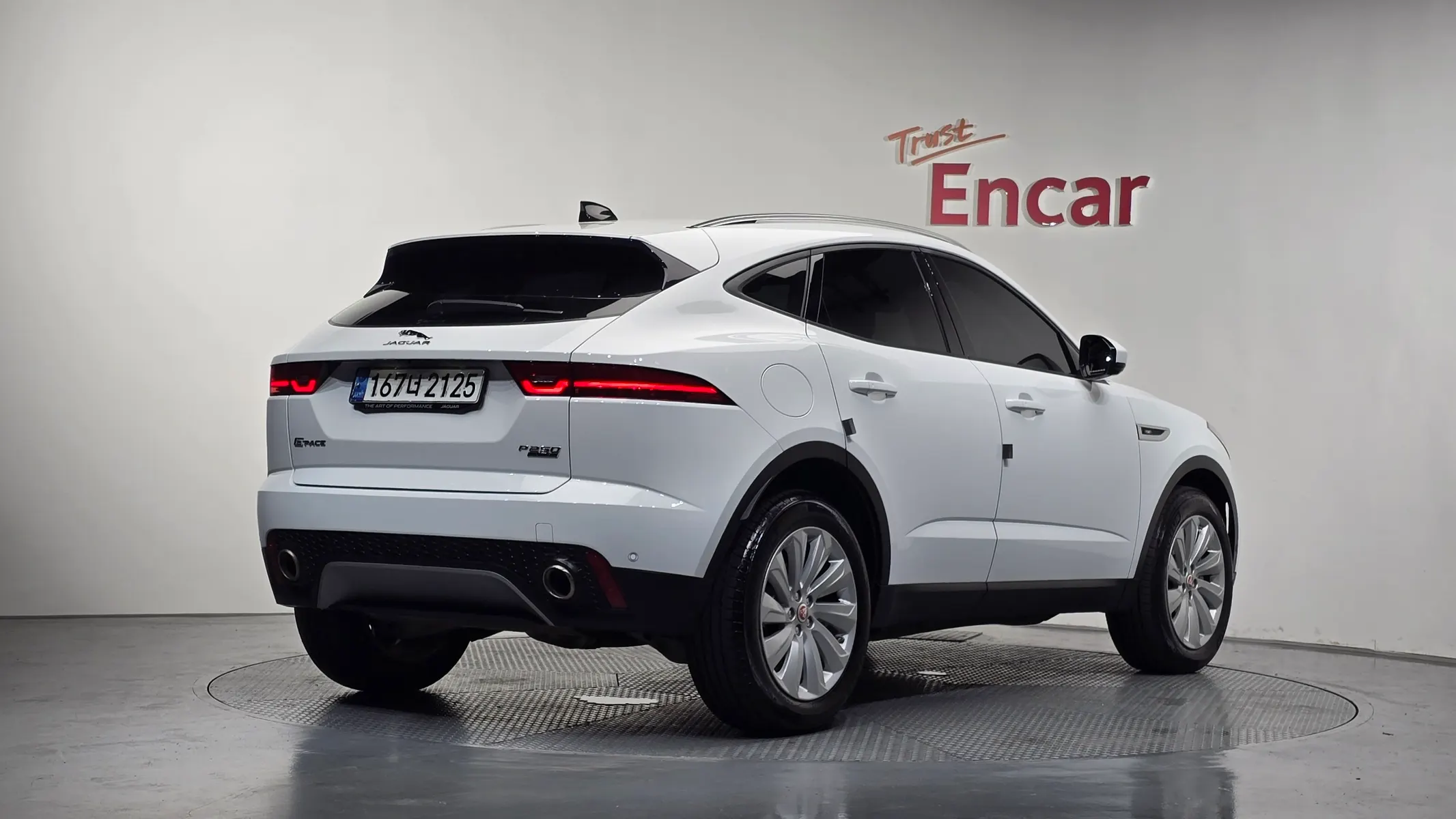 Jaguar E-PACE P250 SE 2020 2/37