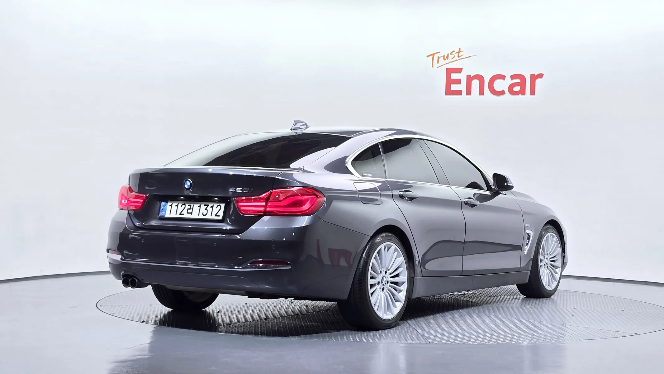 BMW 4 Series (F32) 420i 2017 2/33