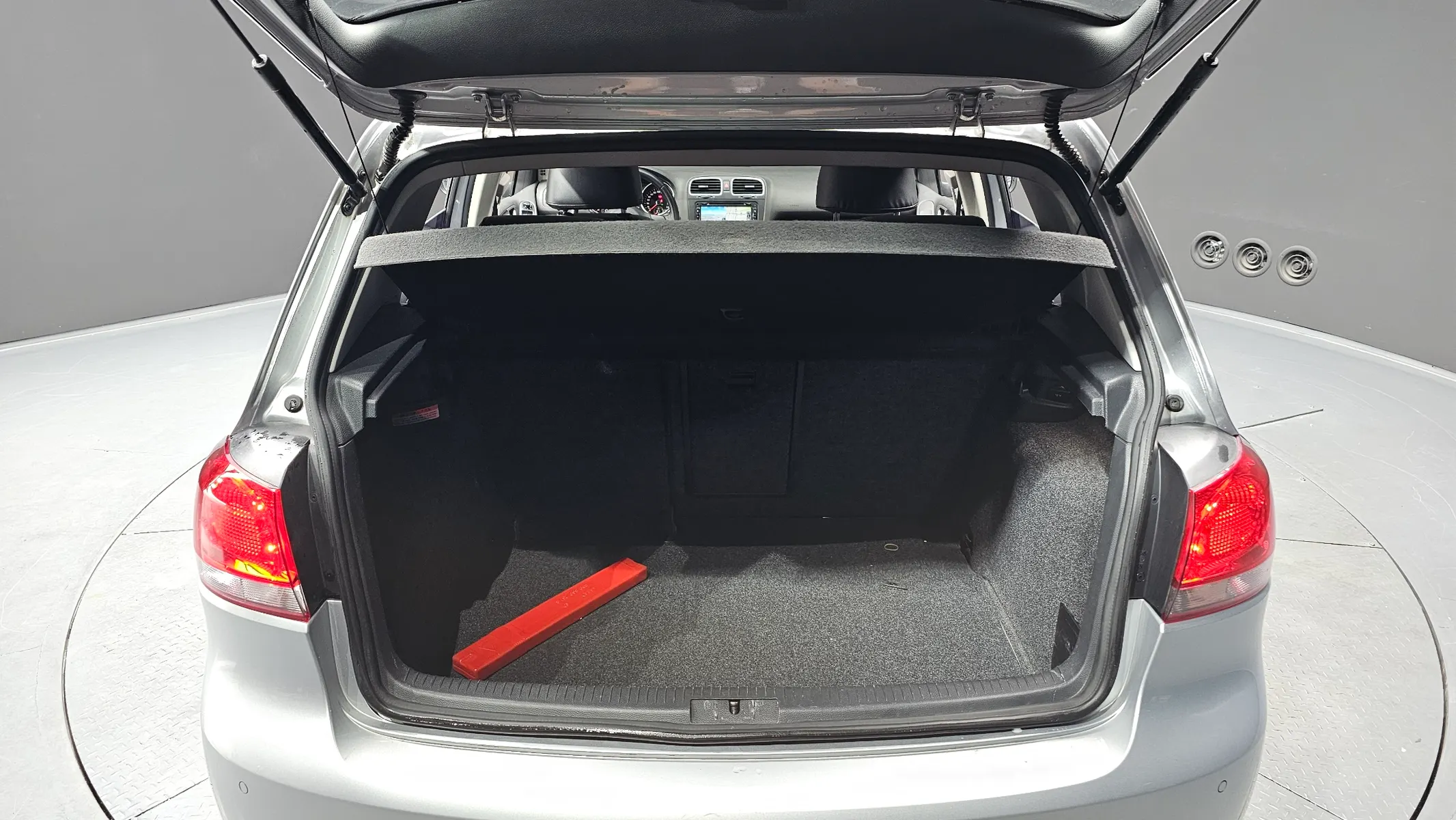 Volkswagen 6 2.0 TDI 2011 20/21