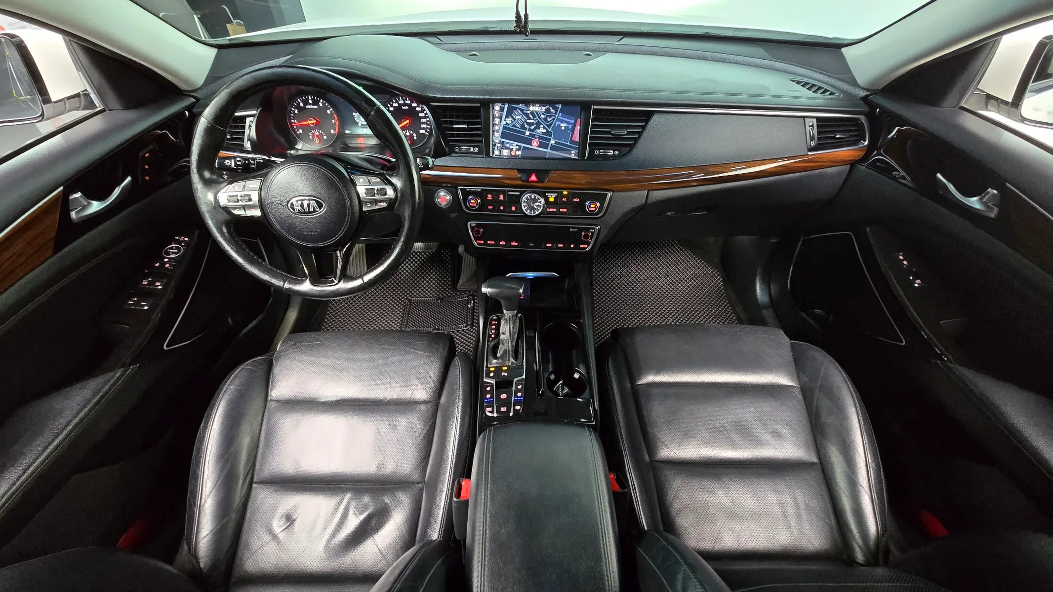 Kia K7 3.0 LPI () 2017 4/5
