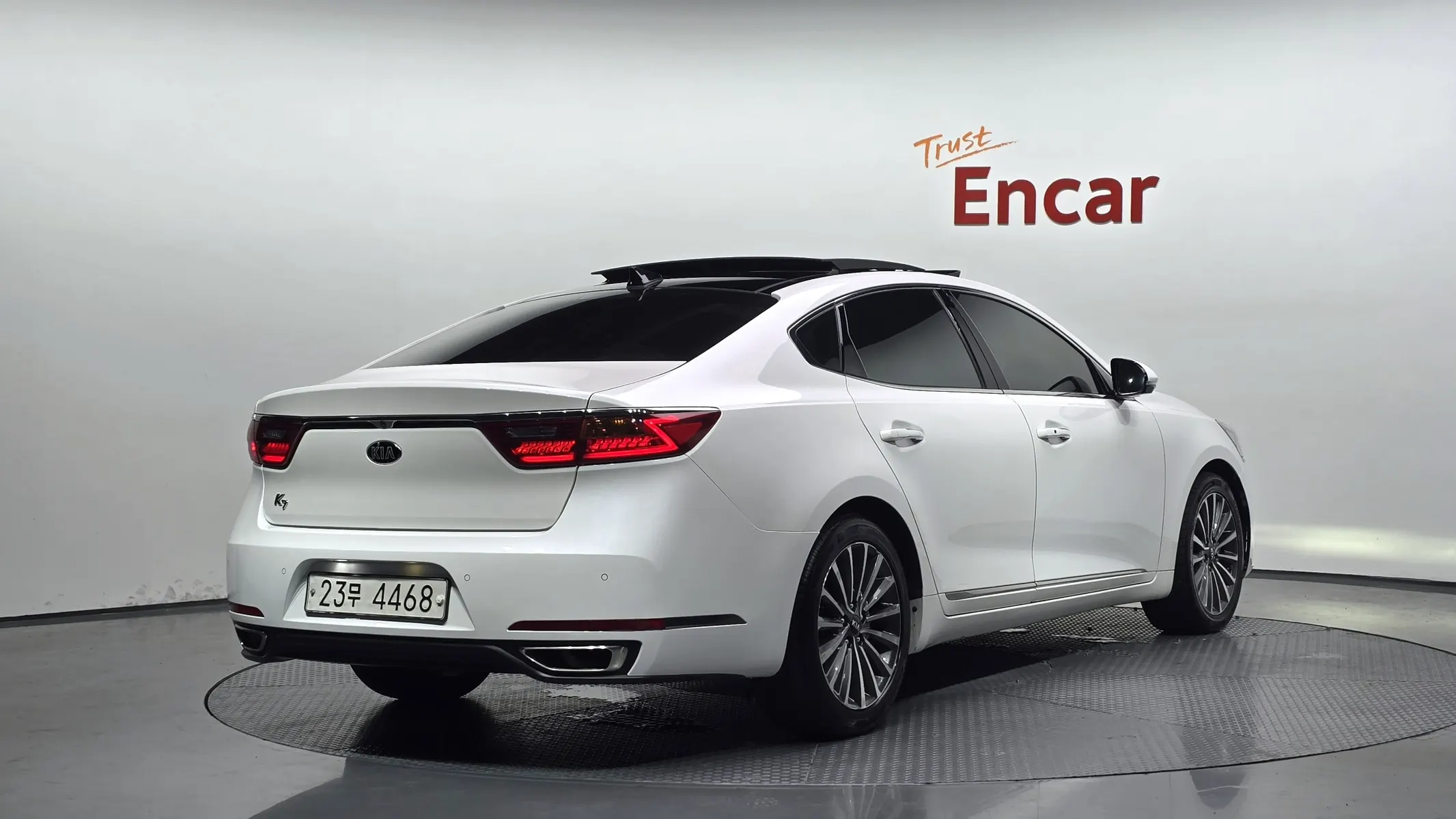 Kia K7 3.0 LPI () 2017 2/33