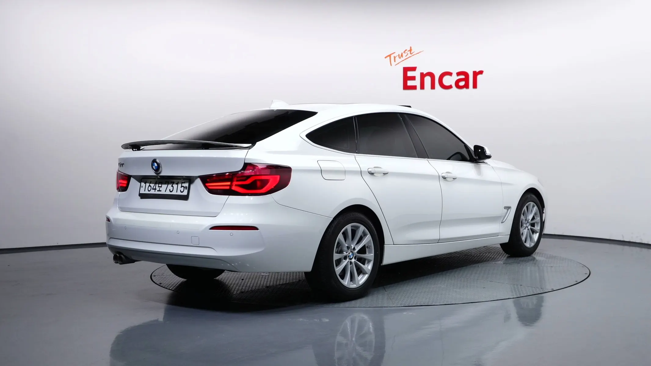 BMW 3 Series GT (F34) GT 320d 2020 2/33