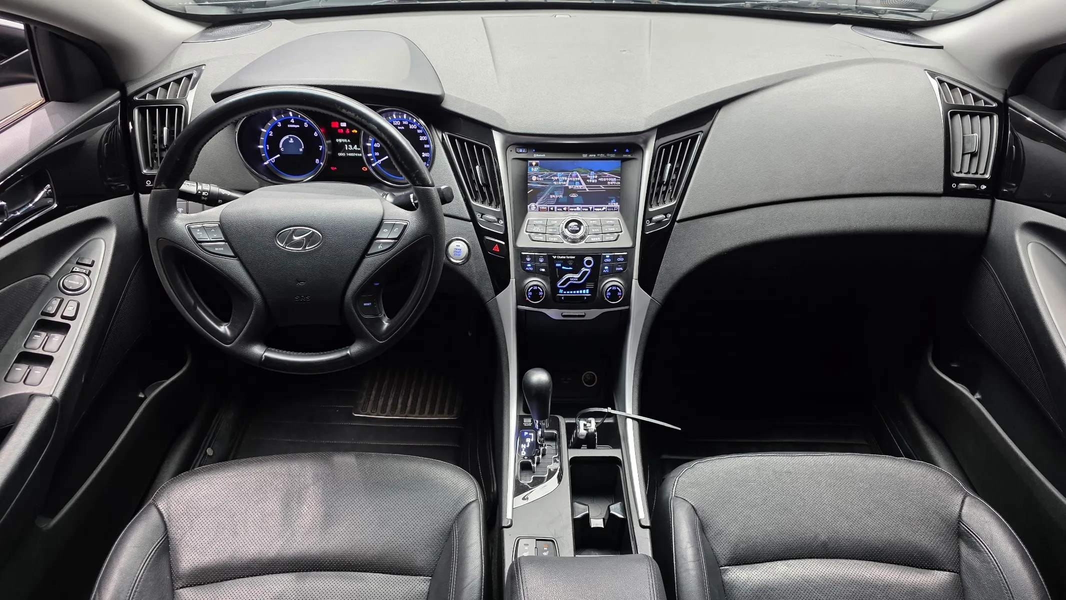 Hyundai YF LPI () 2010 4/5