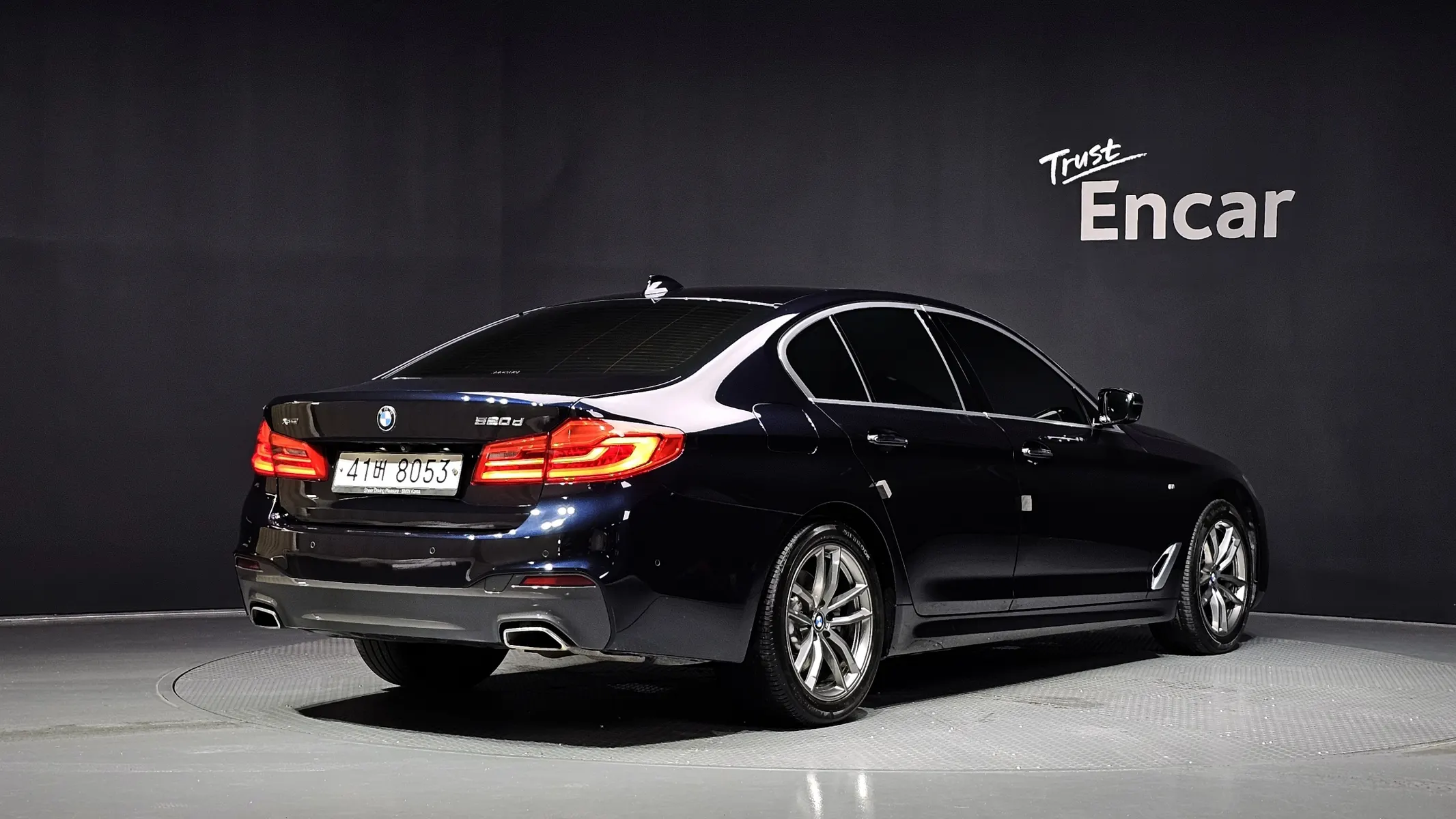 BMW 5 Series (G30) 520d xDrive M 2018 2/33