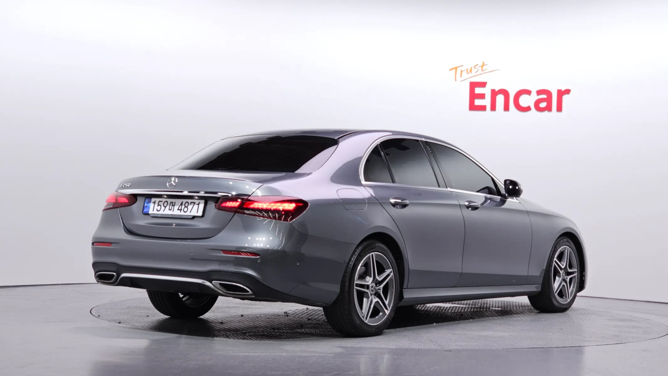 Mercedes-Benz E-Class W213 E250 AMG Line 2022 2/39