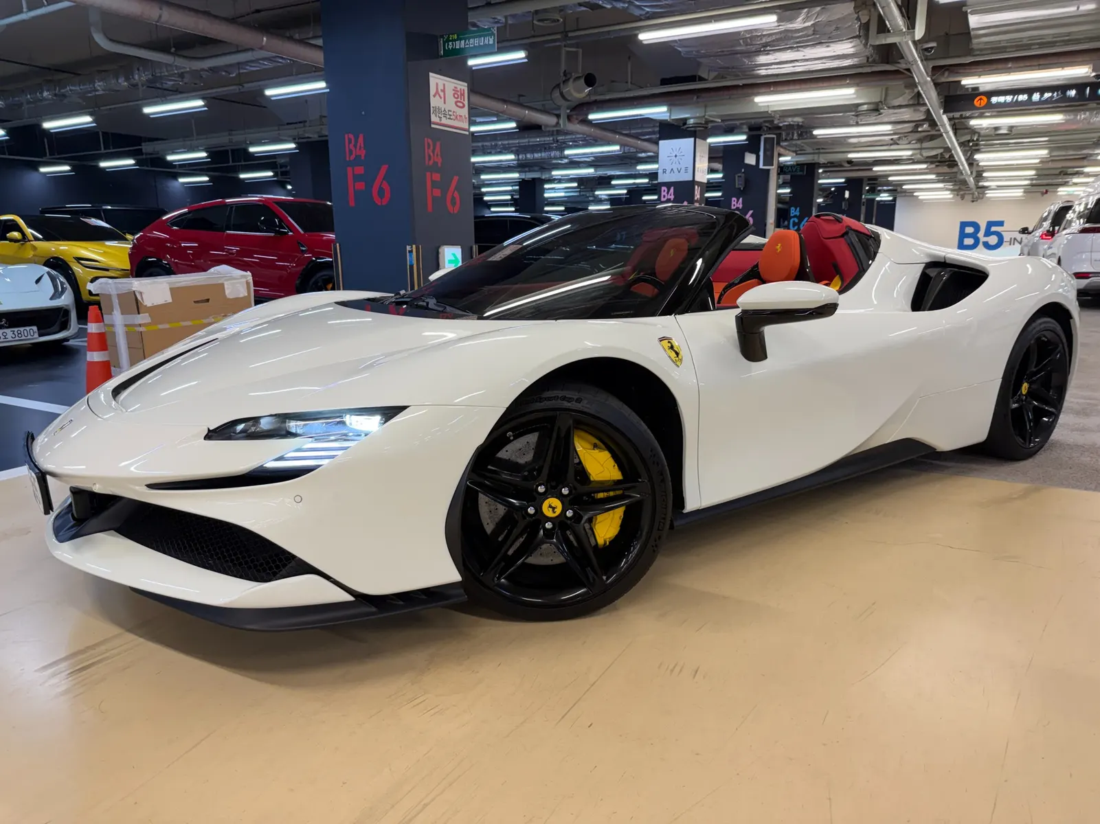 Ferrari SF90 4.0 2023 3/5