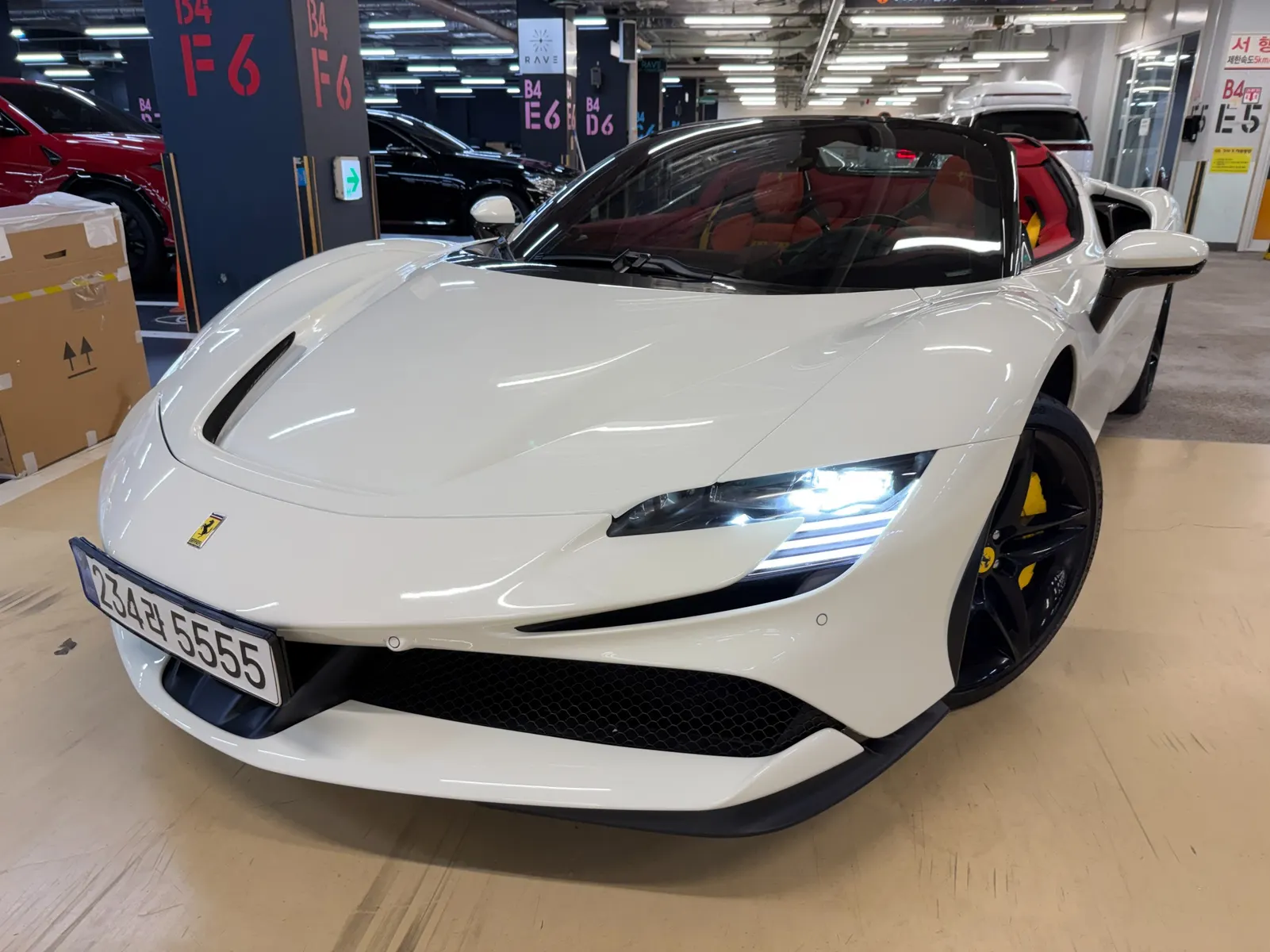 Ferrari SF90 4.0 2023 2/5