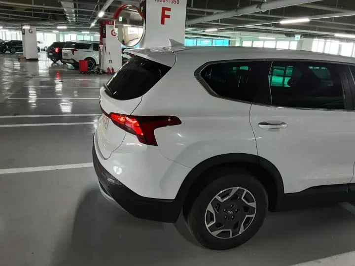Hyundai 싼타페 HEV 1.6 2WD 2023 2/15