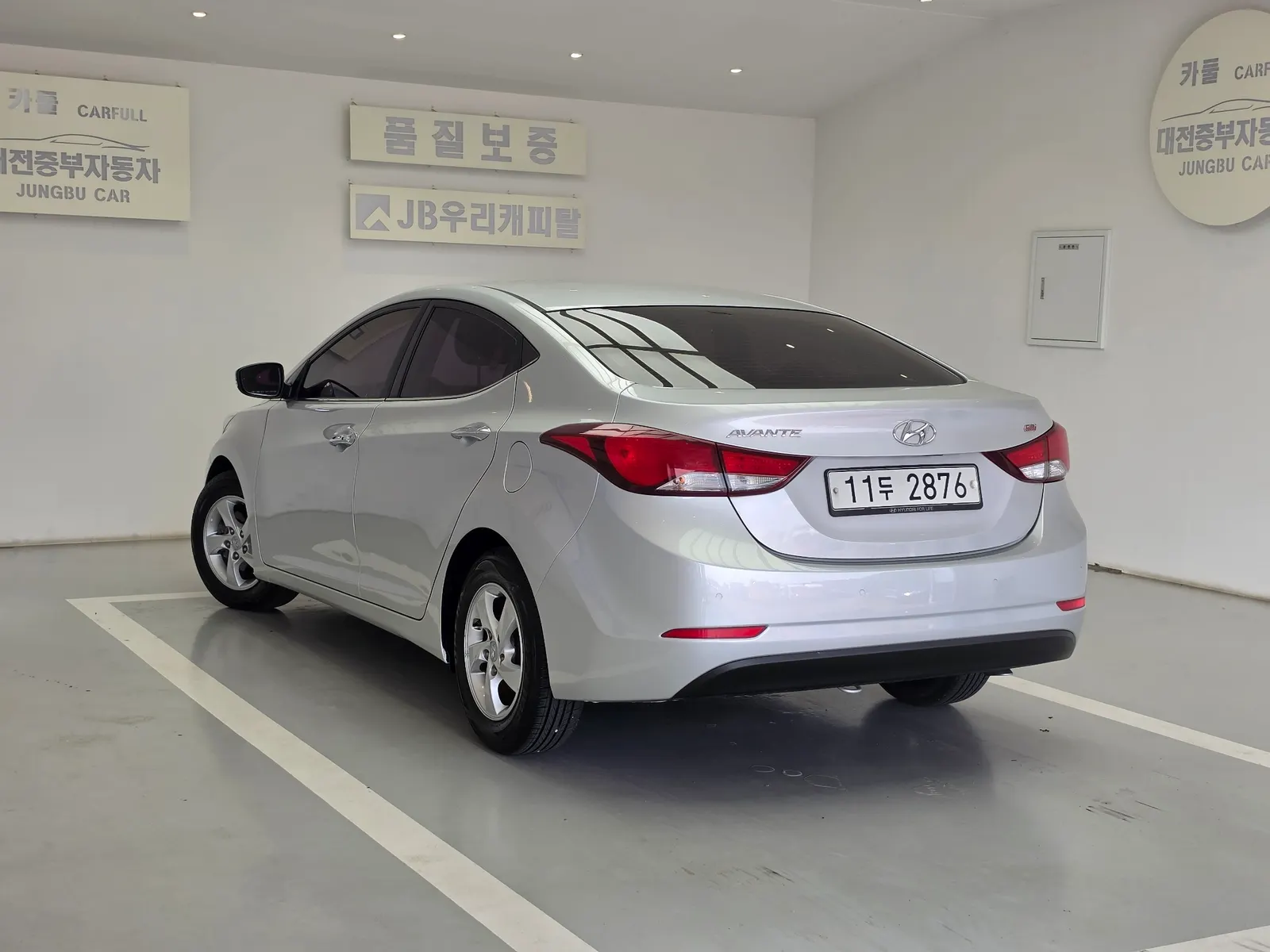 Hyundai 아반떼 1.6 GDi 2015 2/13