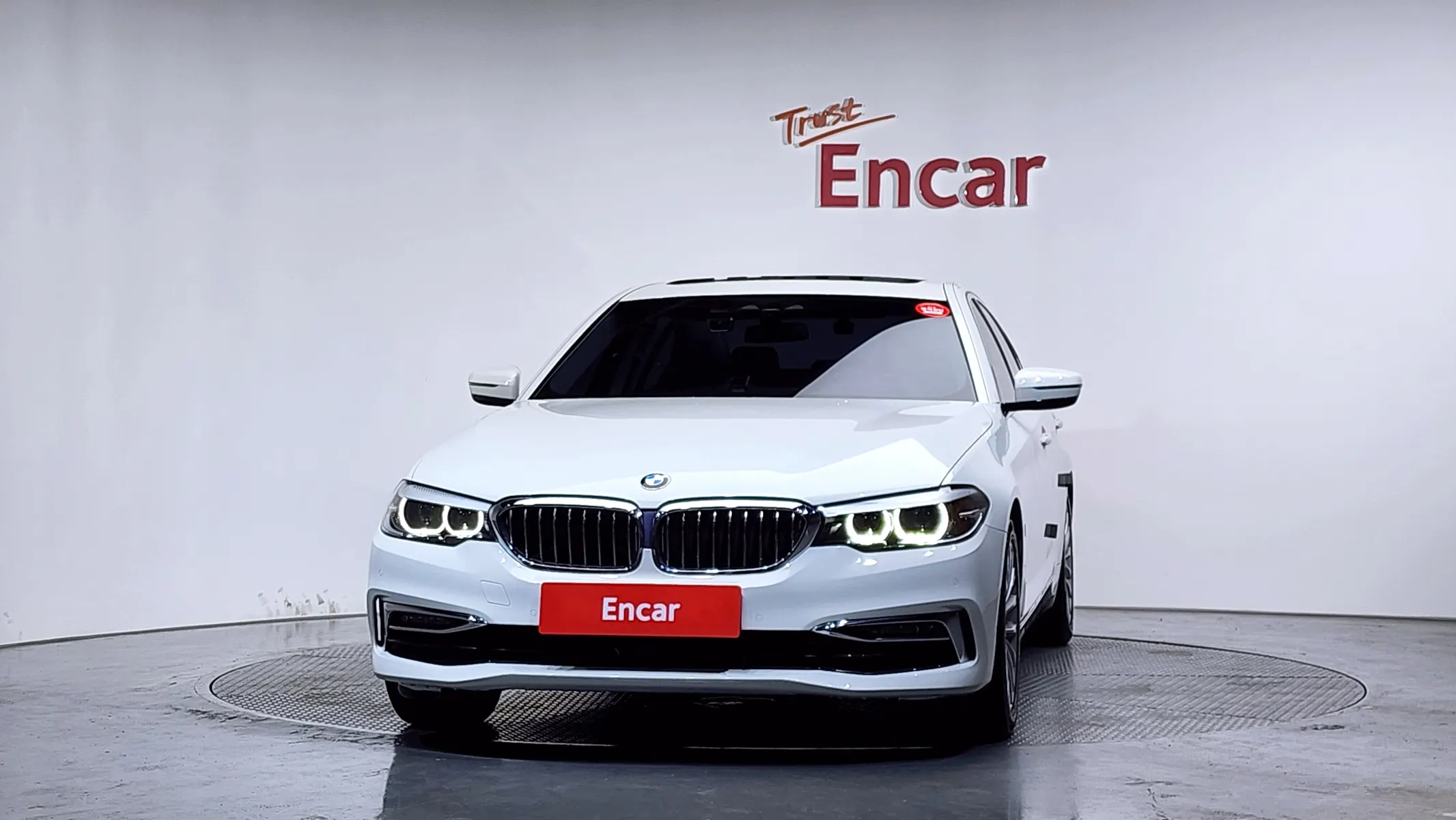 BMW 5 Series (G30) 530i 2019 3/35