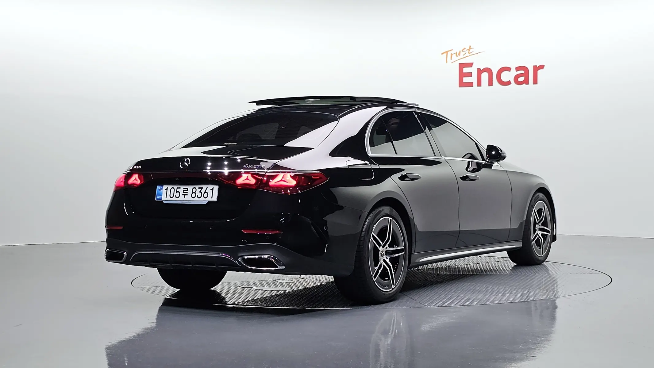 Mercedes-Benz E-Class W214 E300 4MATIC AMG Line 2025 2/21