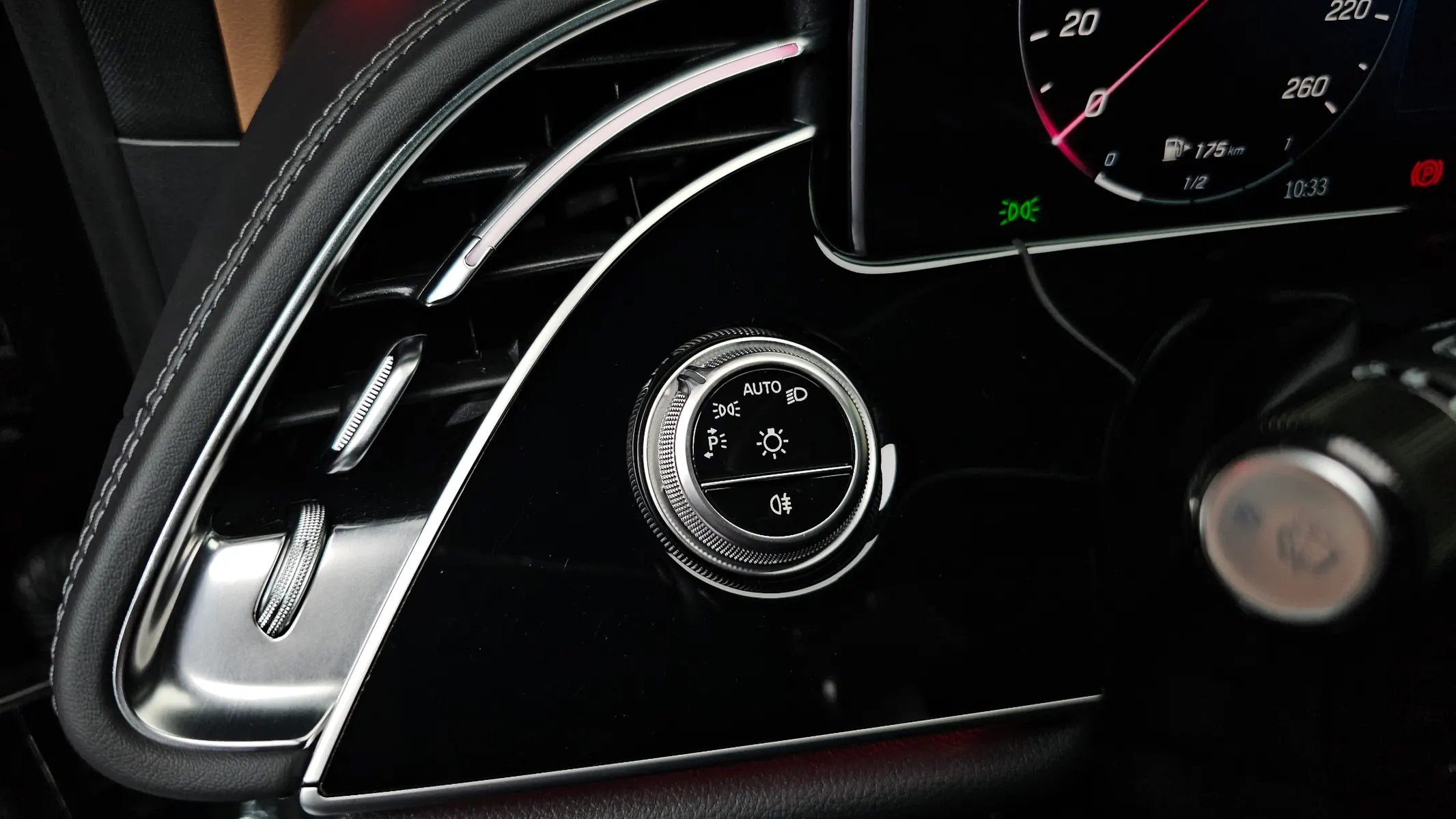 Mercedes-Benz E-Class W214 E300 4MATIC AMG Line 2025 20/21