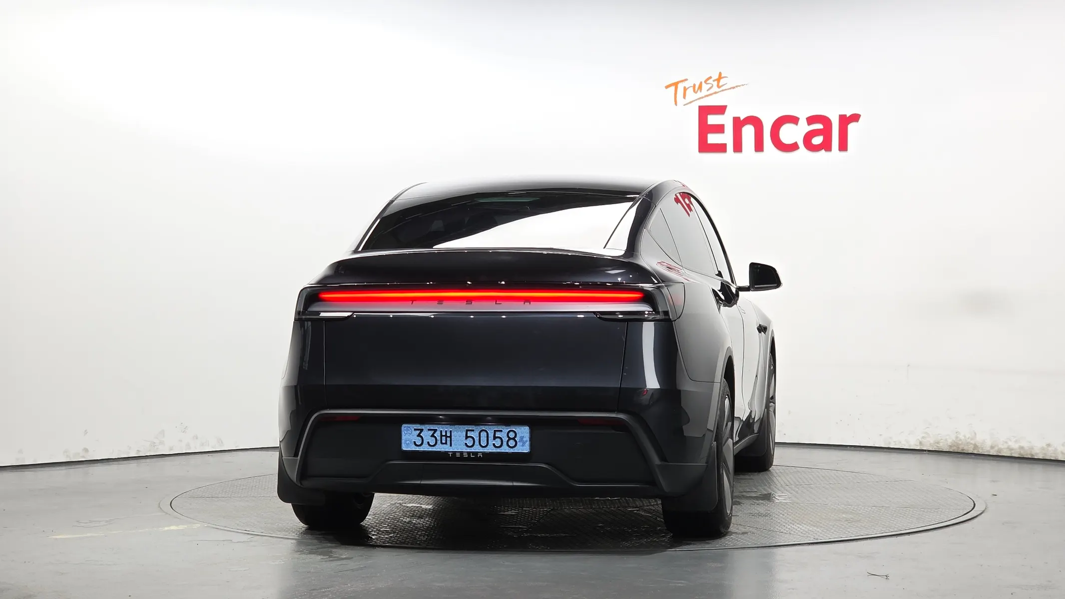 Tesla Y RWD 2025 3/5