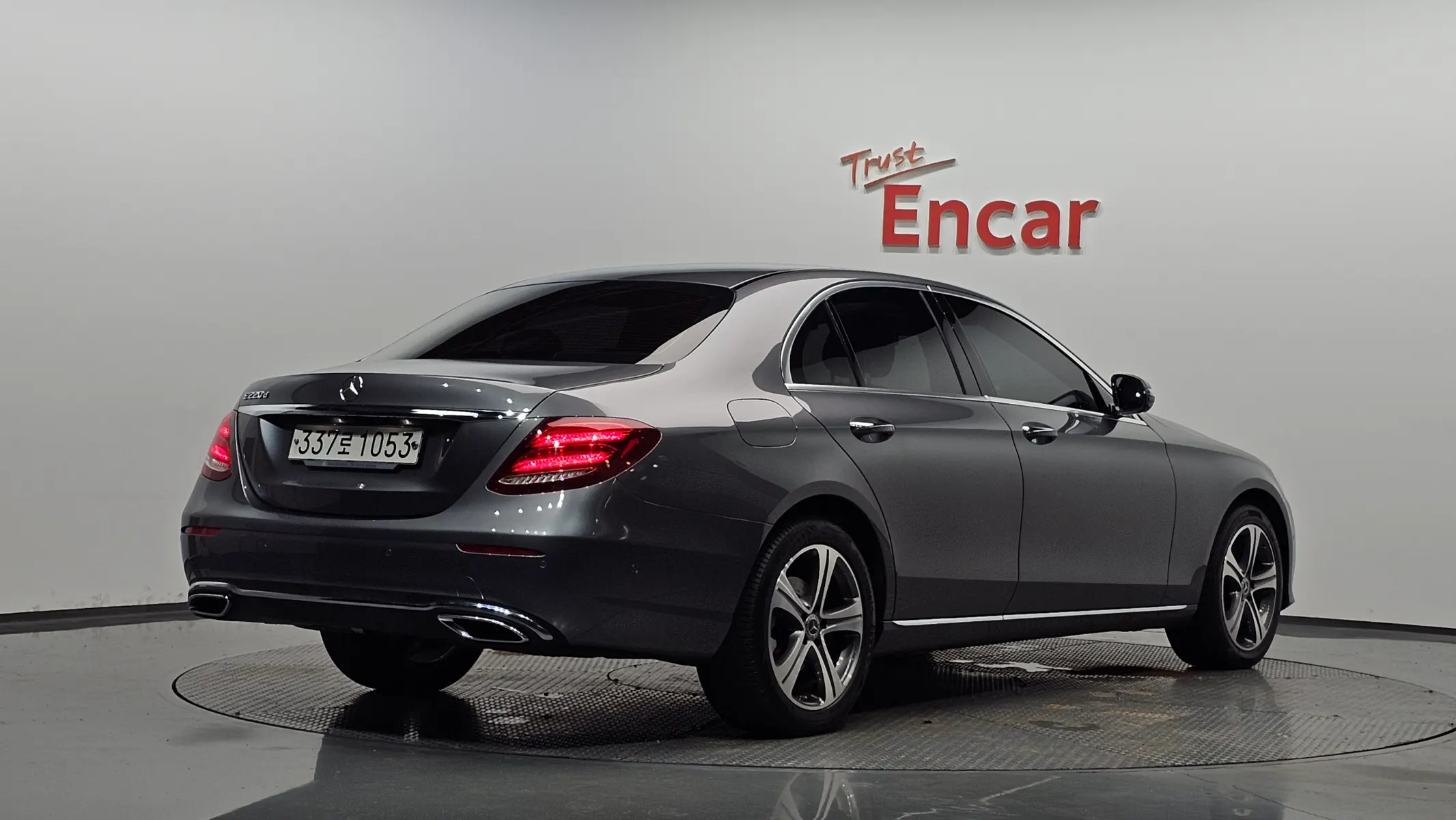 Mercedes-Benz E-Class W213 E220d 2019 2/35