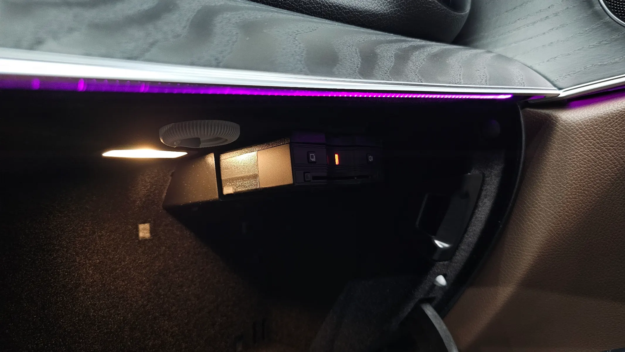 Mercedes-Benz E-Class W213 E220d 2019 34/35