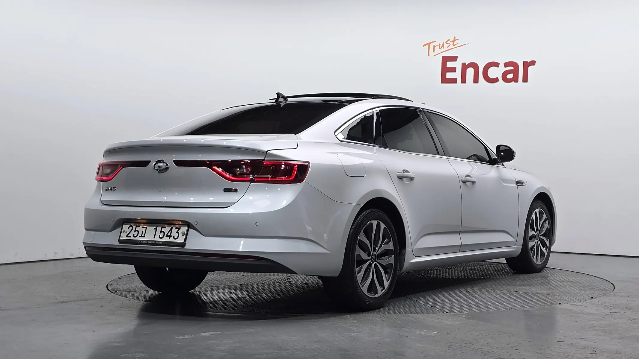 Renault Korea SM6 2.0 GDe SE 2017 2/32