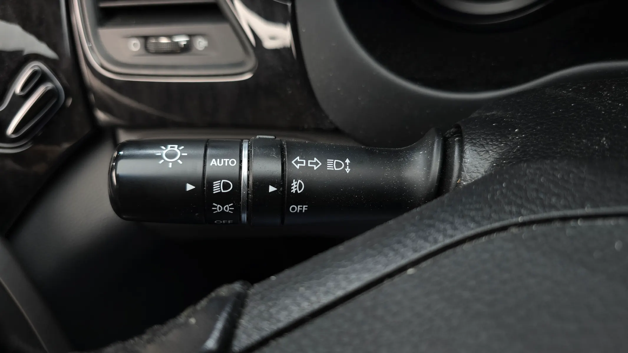 Hyundai HG 2015 33/34