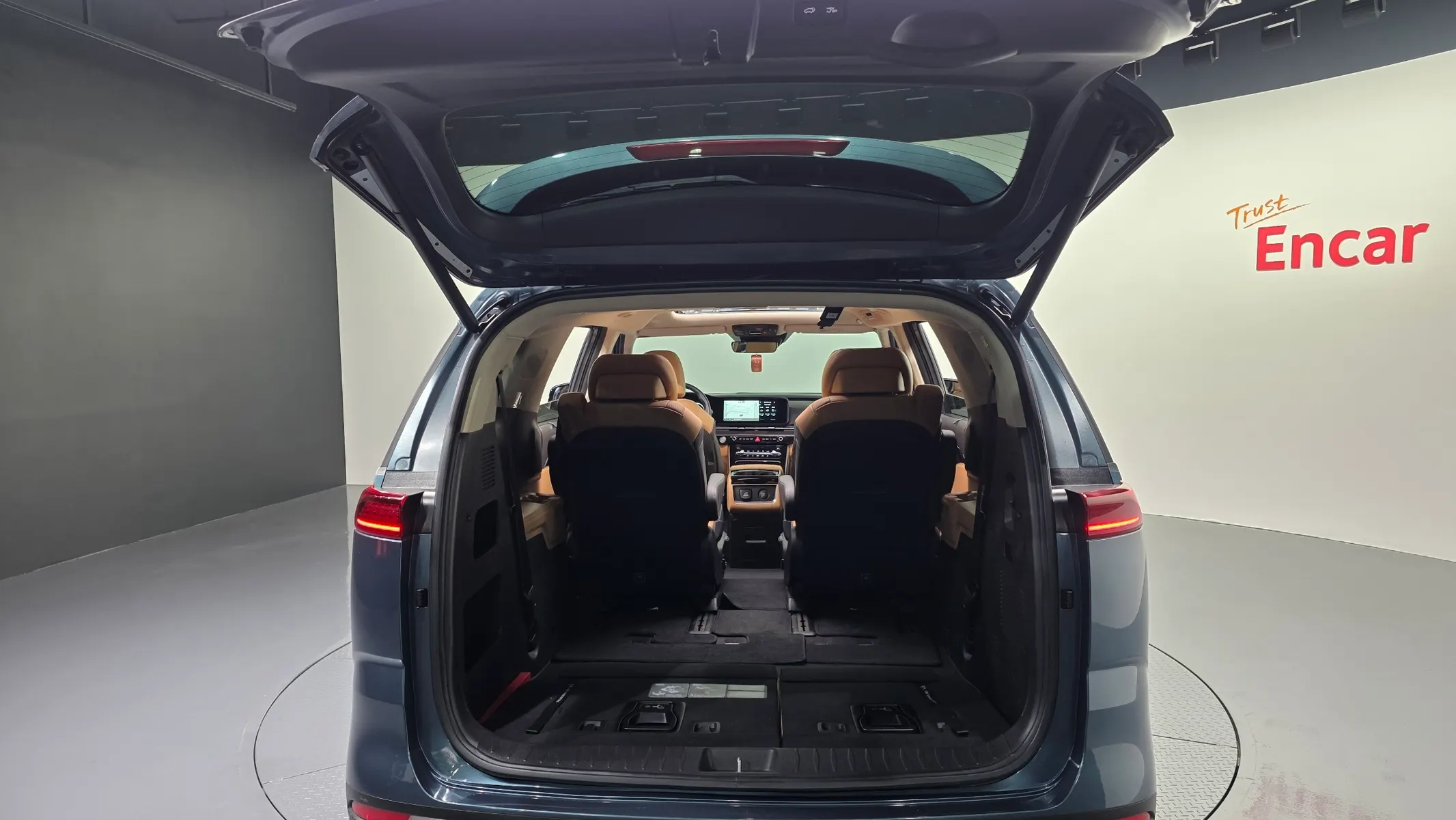 Kia Carnival 7 2023 34/35