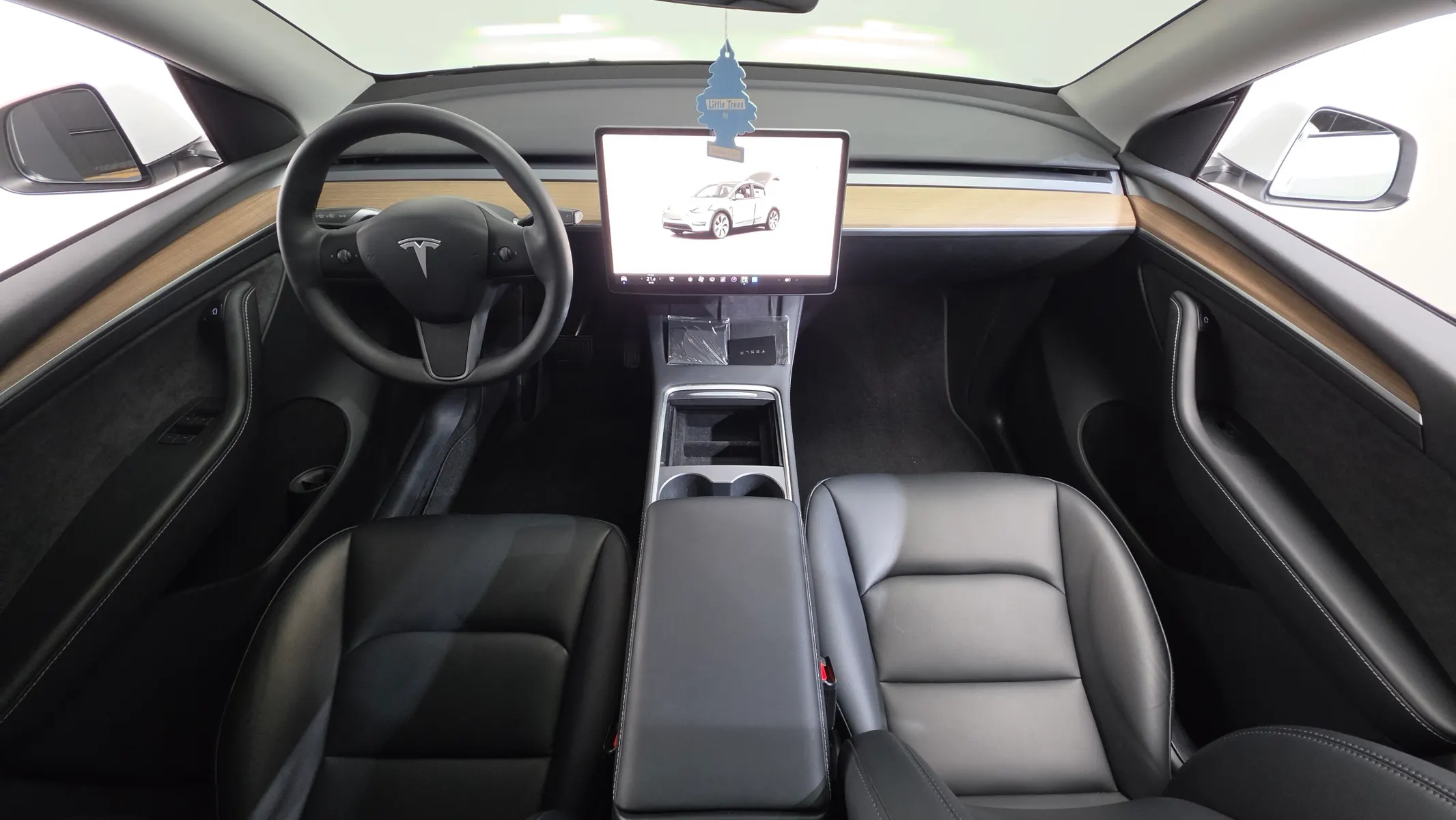 Tesla Y RWD 2023 4/5