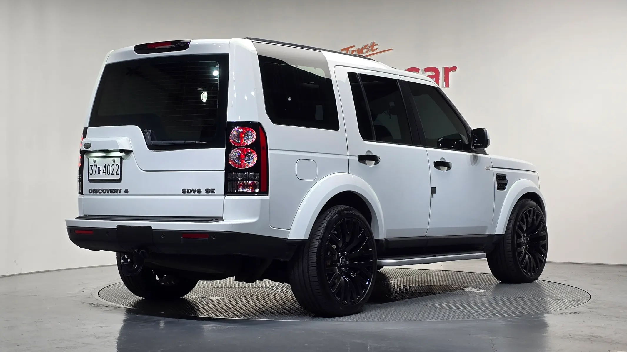 Land Rover 4 3.0 SDV6 SE 2013 2/33
