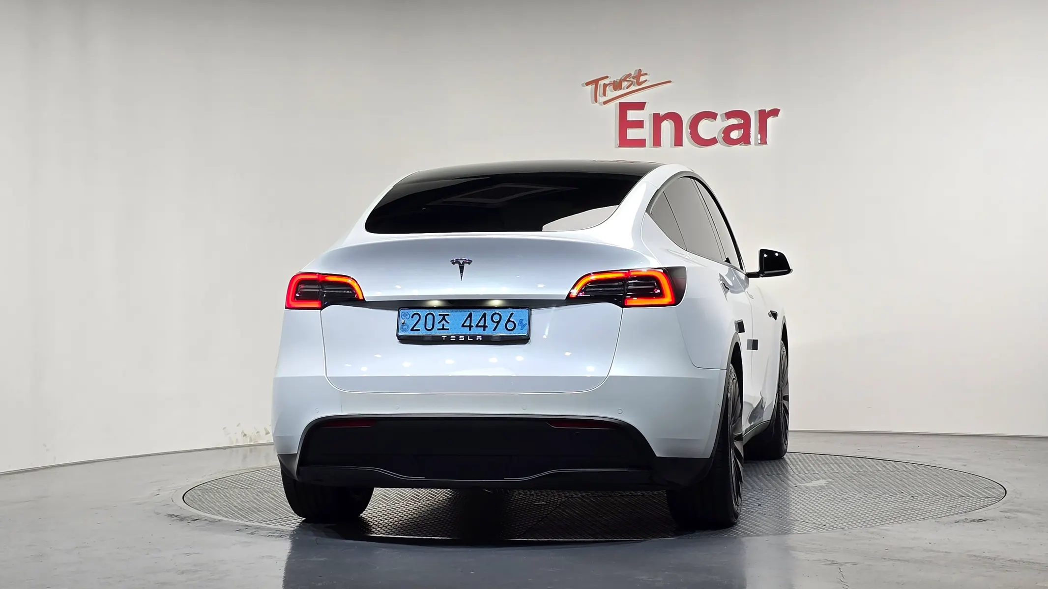 Tesla Y RWD 2021 3/5