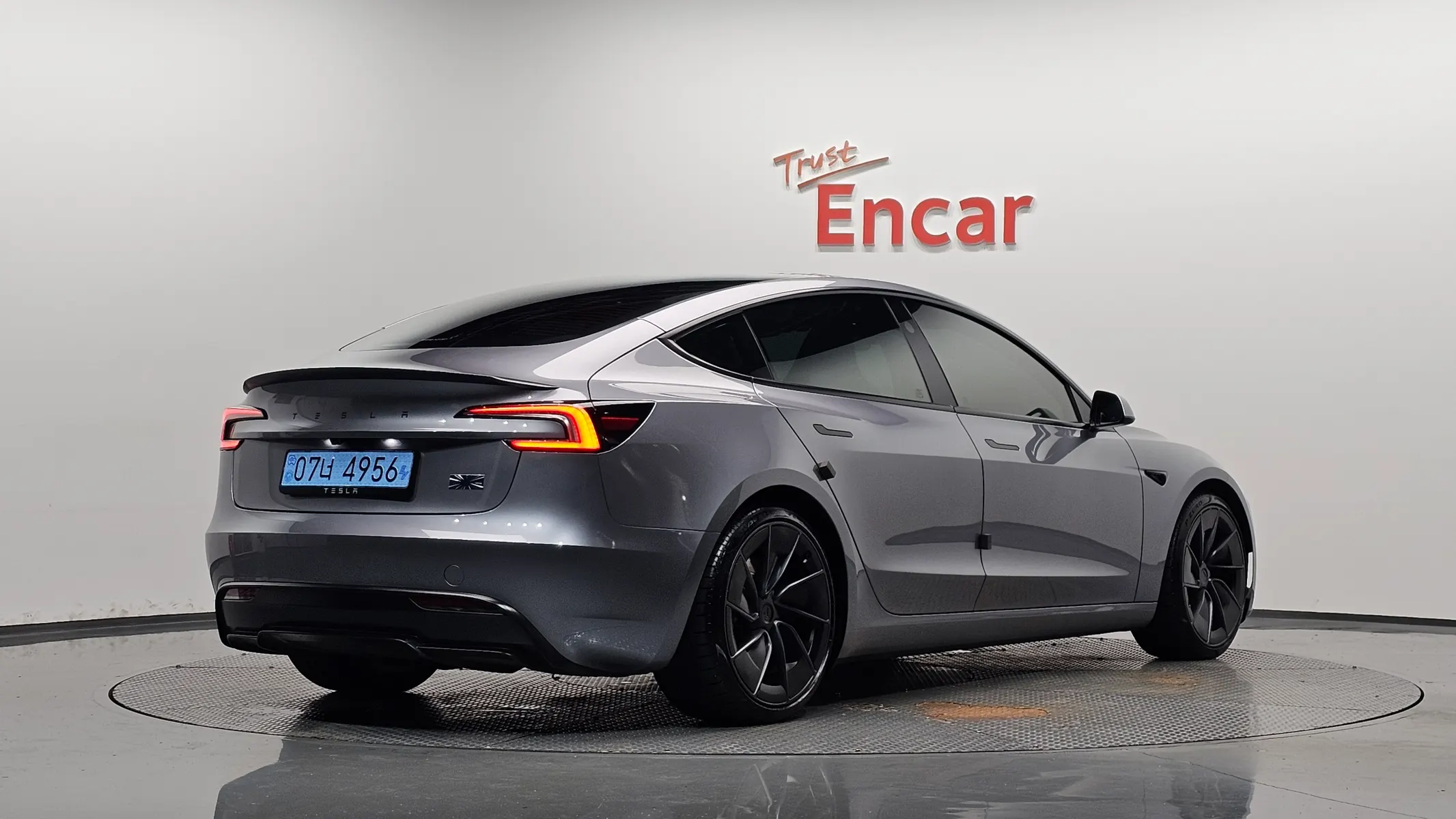 Tesla 3 AWD 2026 2/39