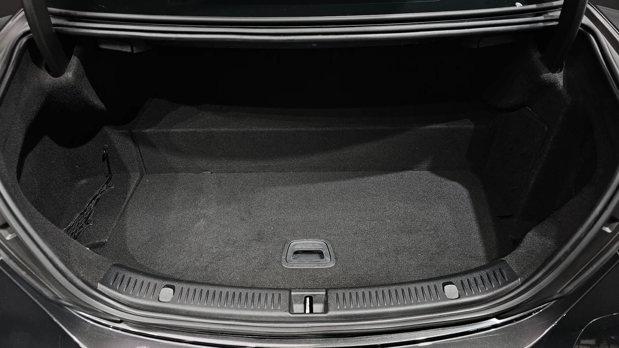 Mercedes-Benz E-Class W213 E300e 4MATIC 2021 34/35
