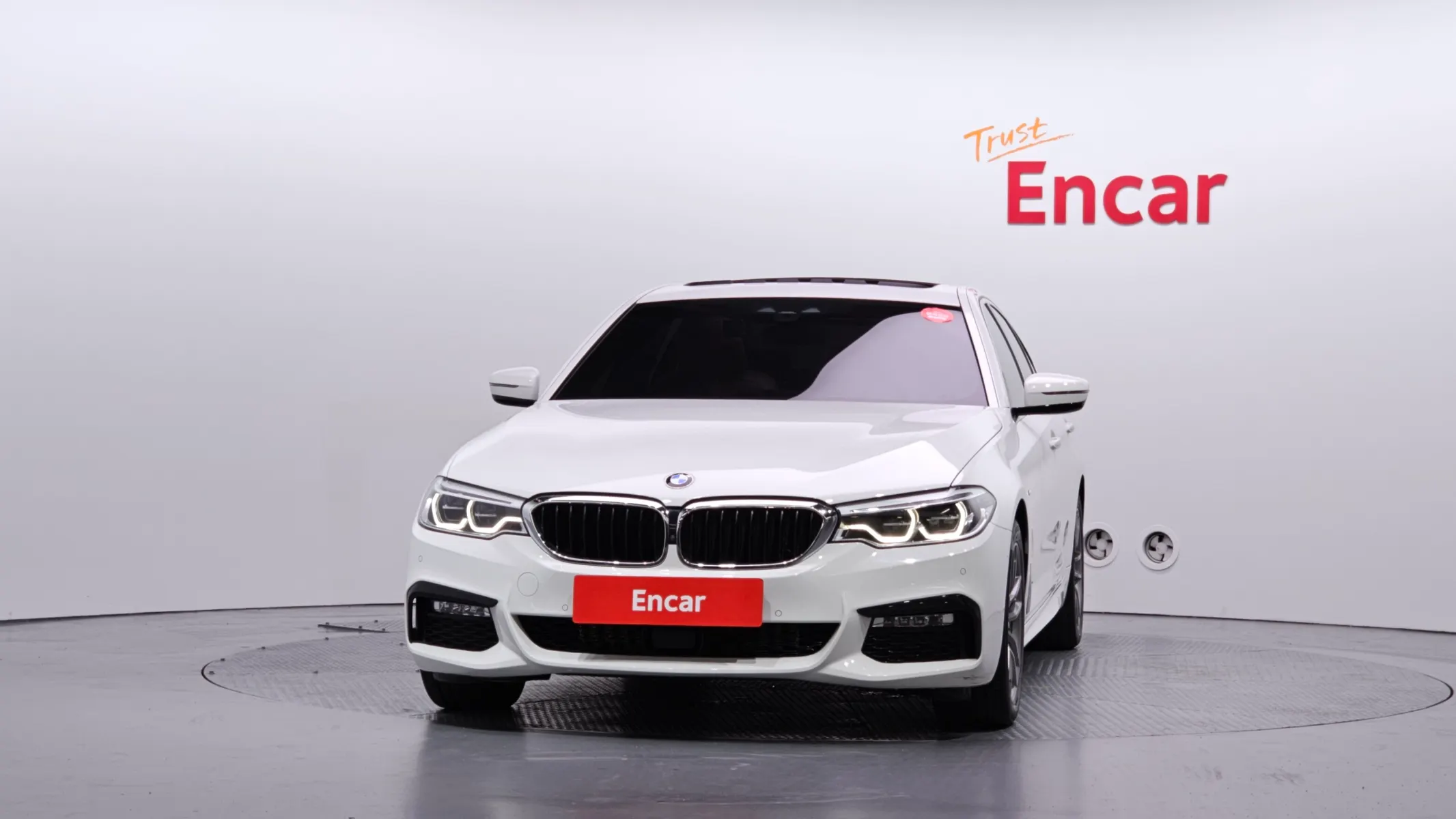 BMW 5 Series (G30) 530i M 2017 3/34