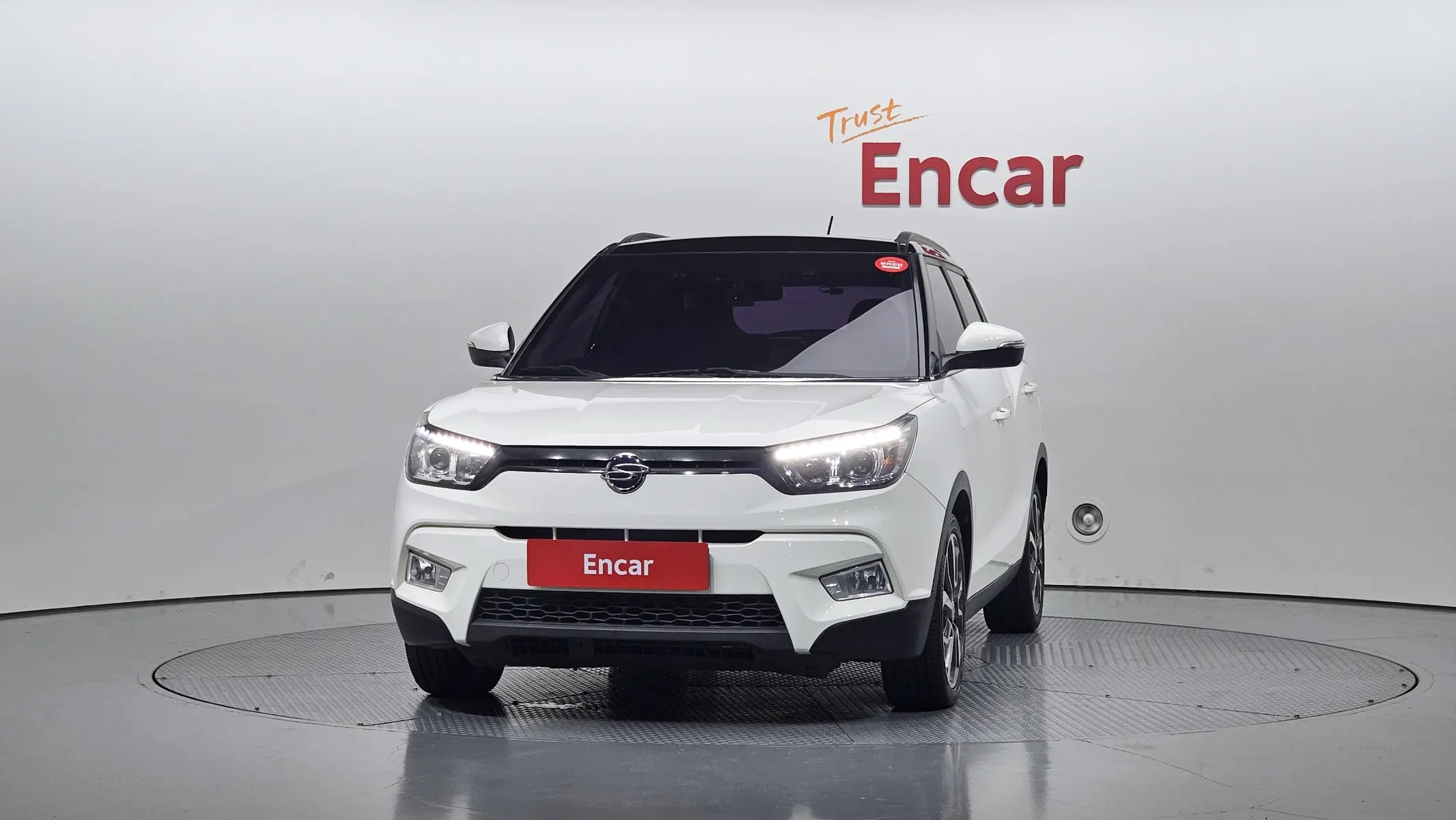 KG Mobility Tivoli LX 2WD 2016 2/5