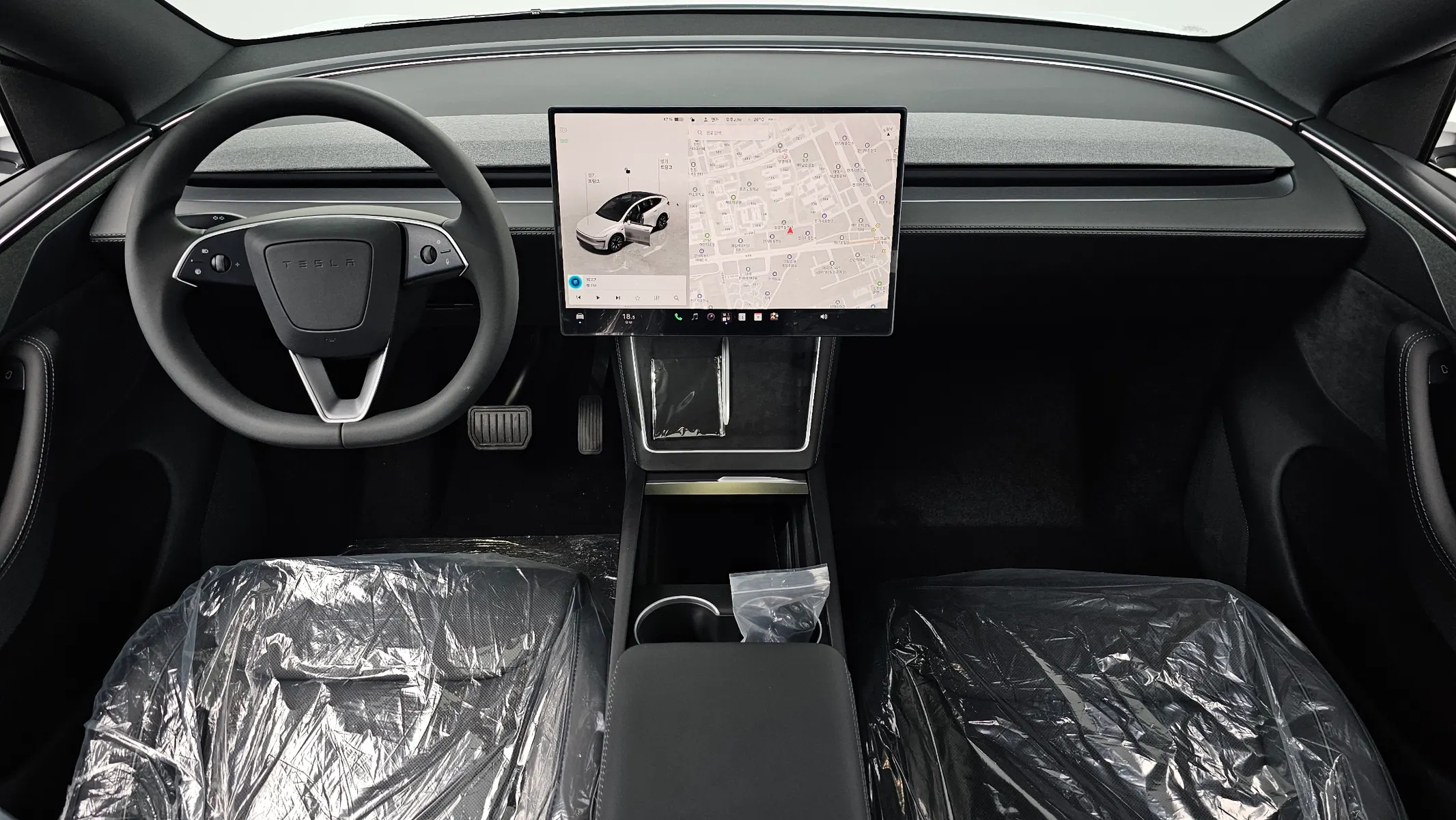 Tesla Y L AWD 2026 4/5