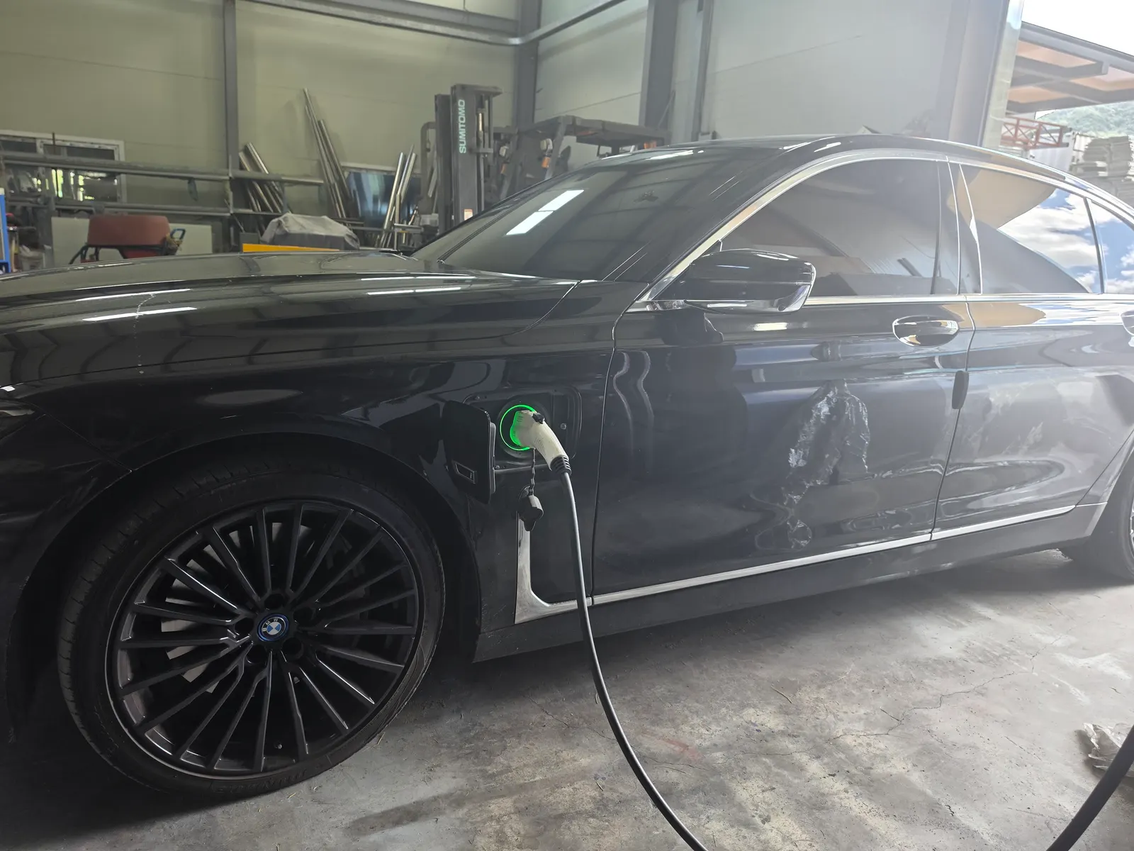 BMW 7 Series (G11) 745e i 2022 2/11