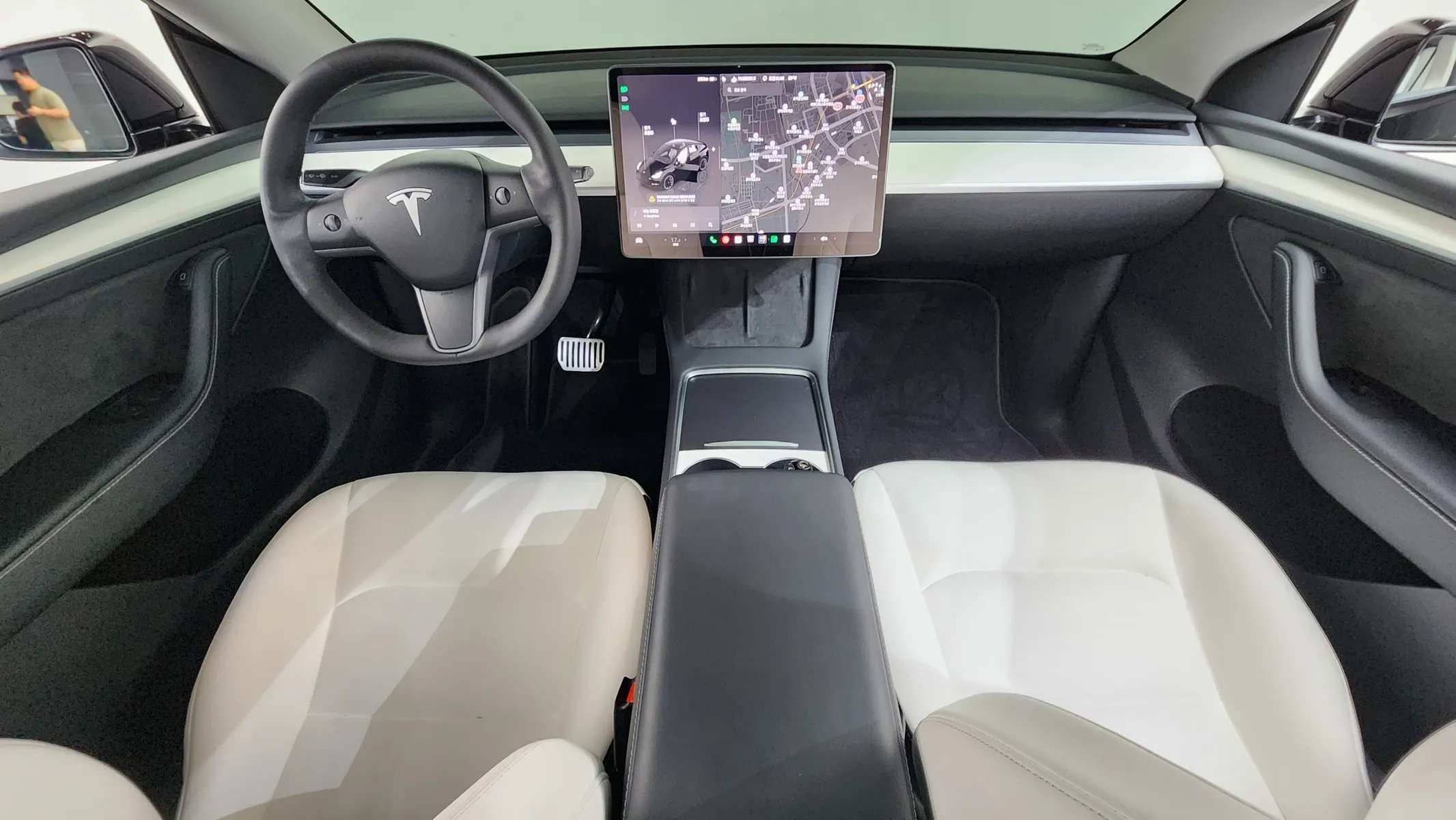 Tesla Y RWD 2023 4/5