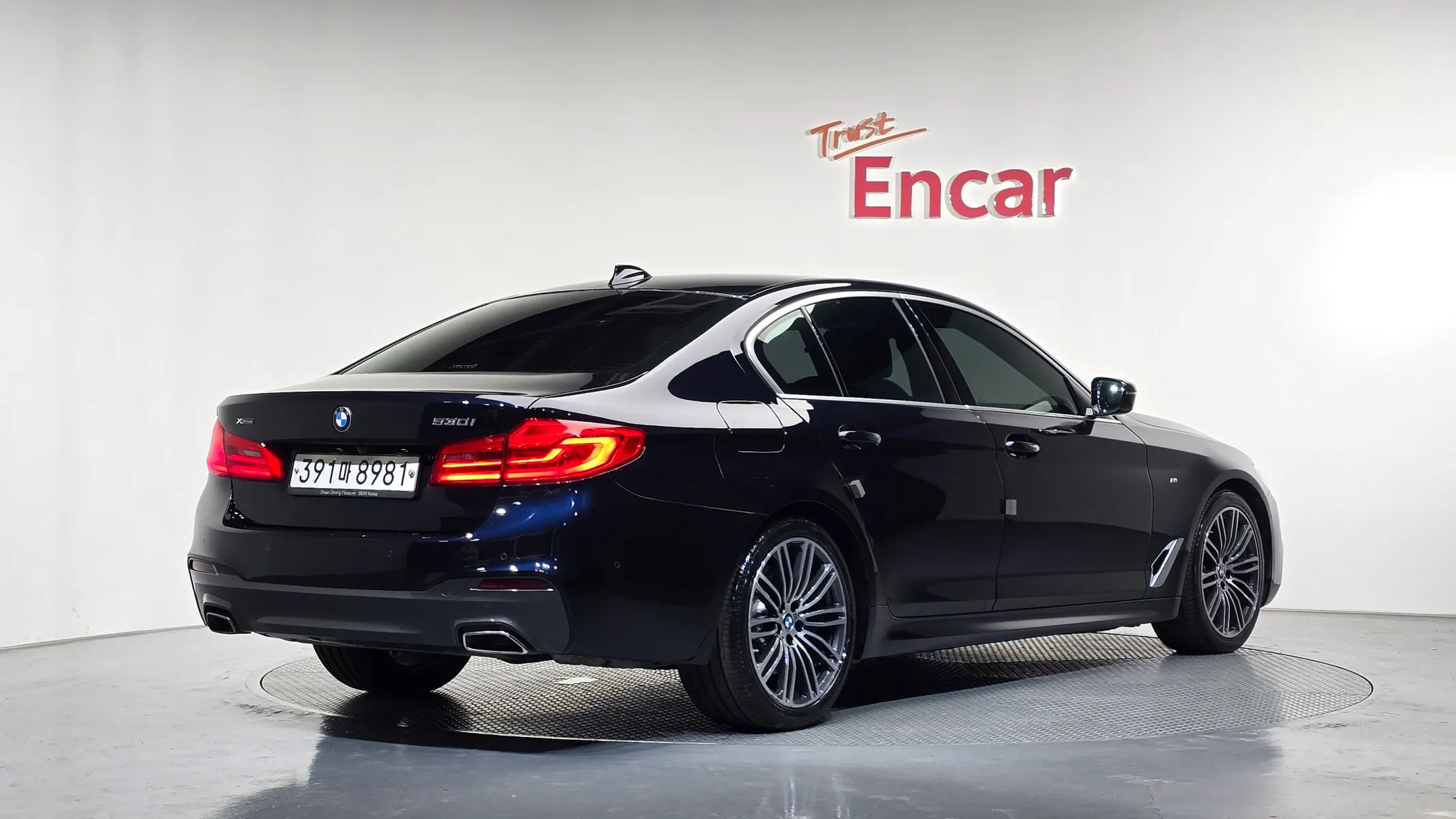 BMW 5 Series (G30) 530i M 2020 2/33