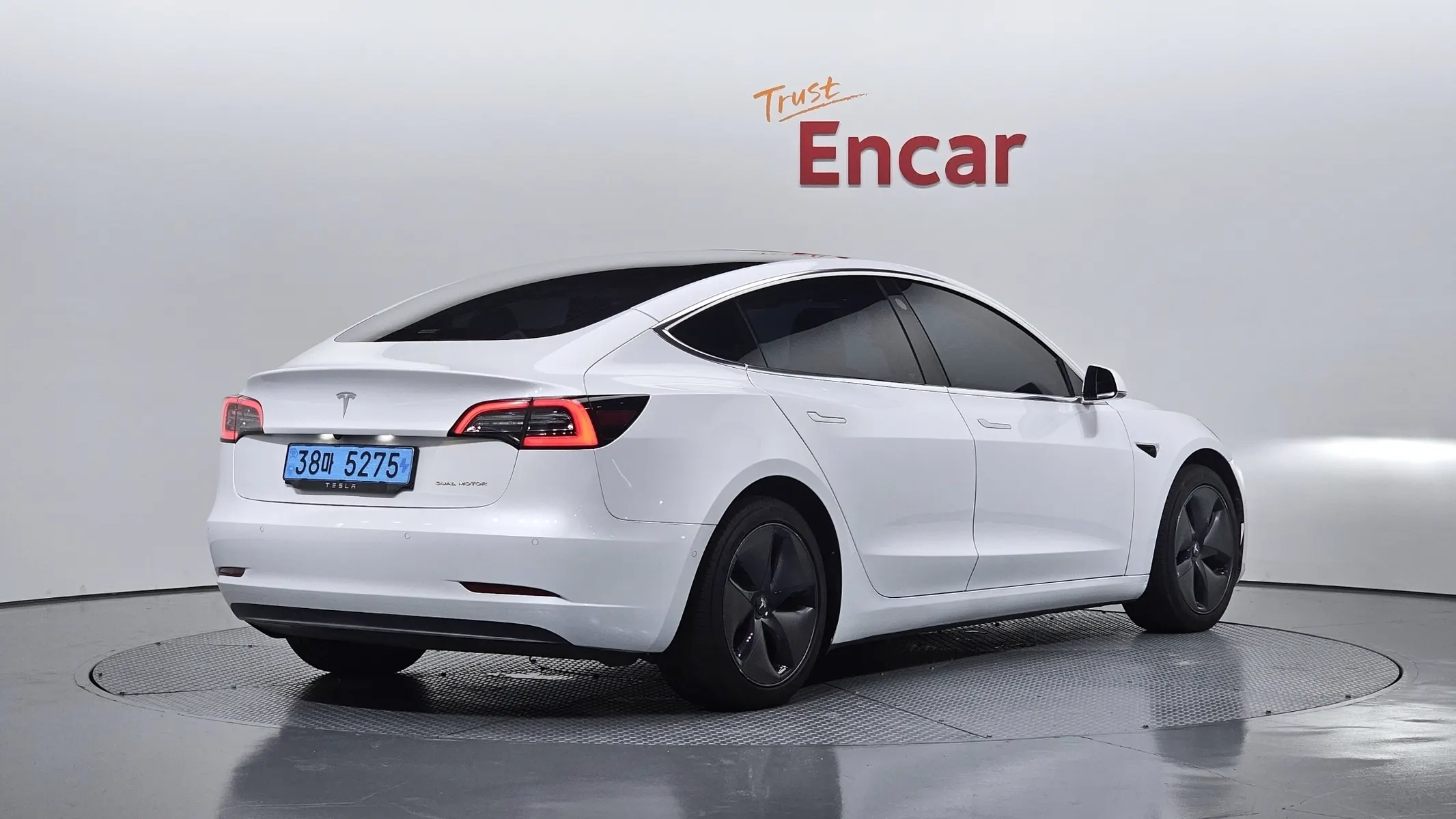 Tesla 3 AWD 2020 2/39